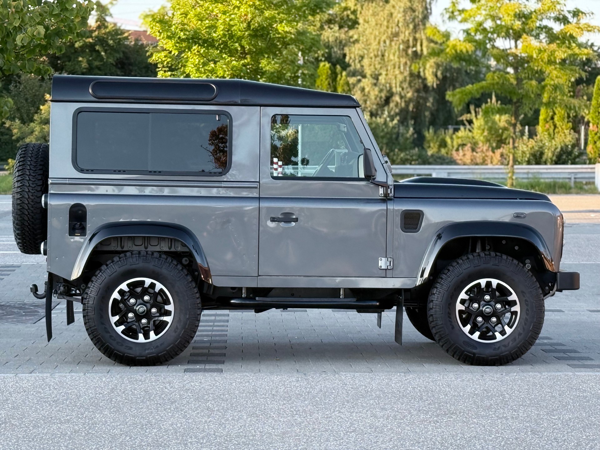 LAND ROVER DEFENDER 90 2.2 TD4 • ADVENTURE EDITION • 67YRS • STATION WAGON-image-2