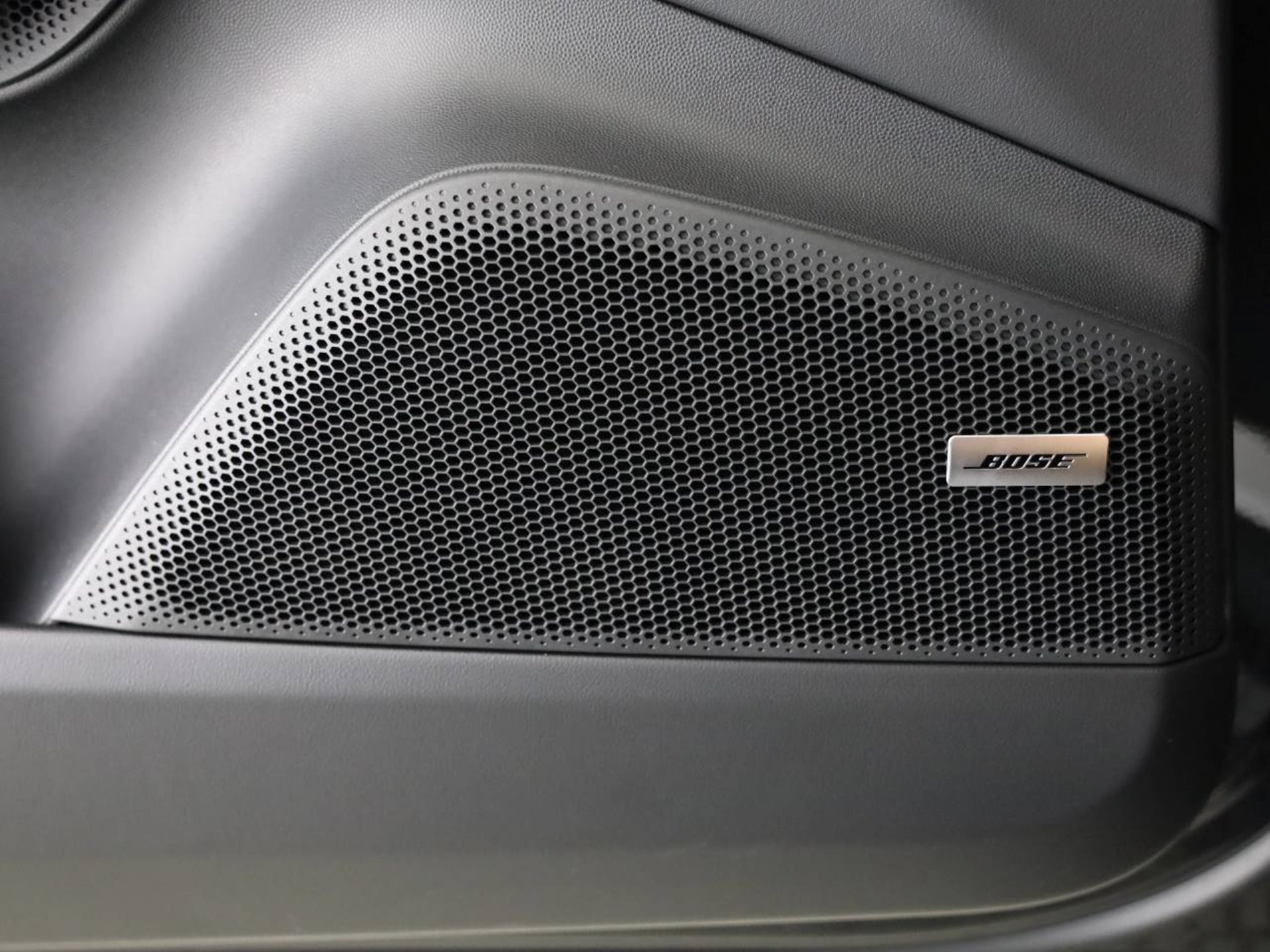PORSCHE Macan 4-image-25