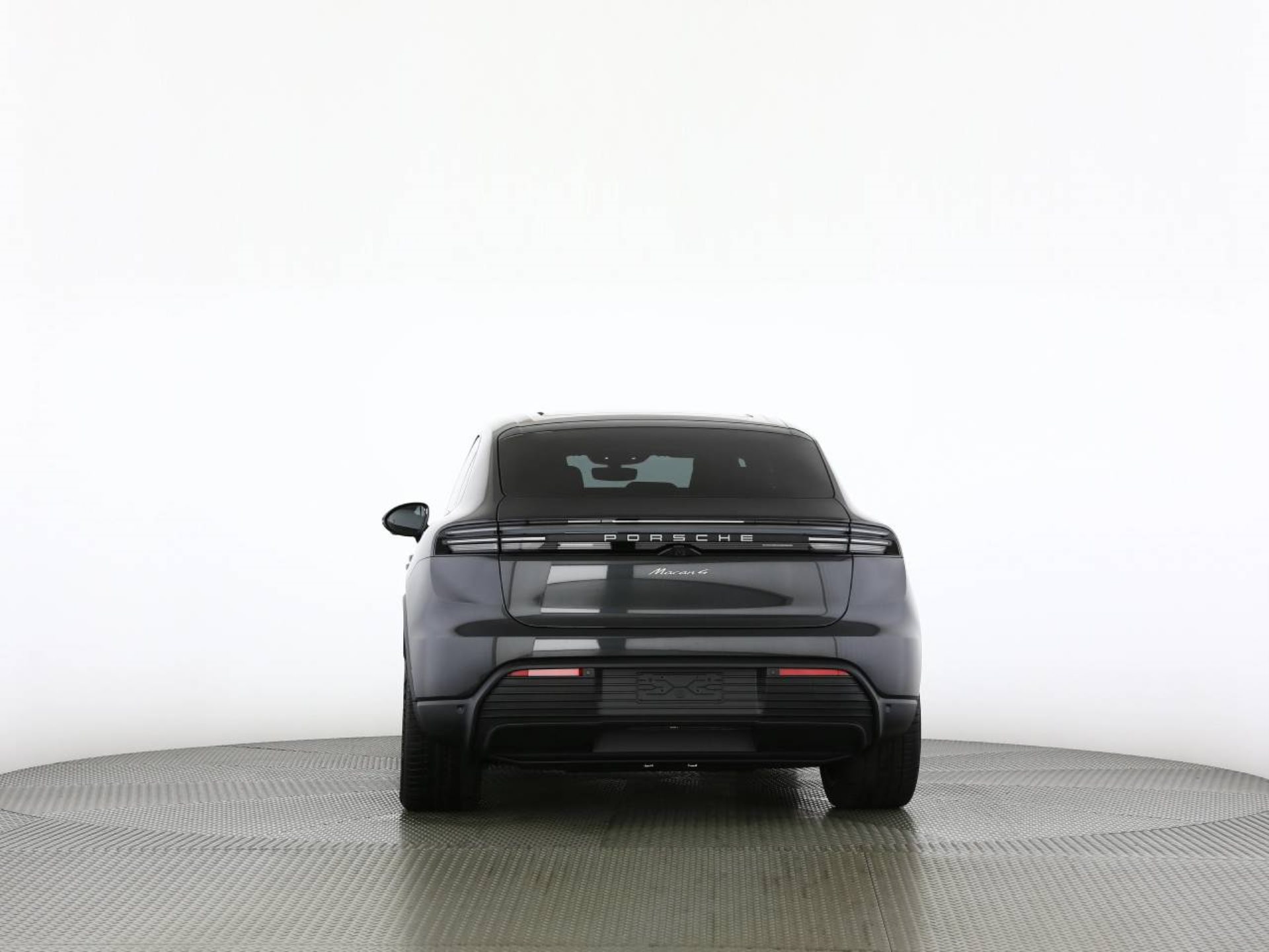 PORSCHE Macan 4-image-5