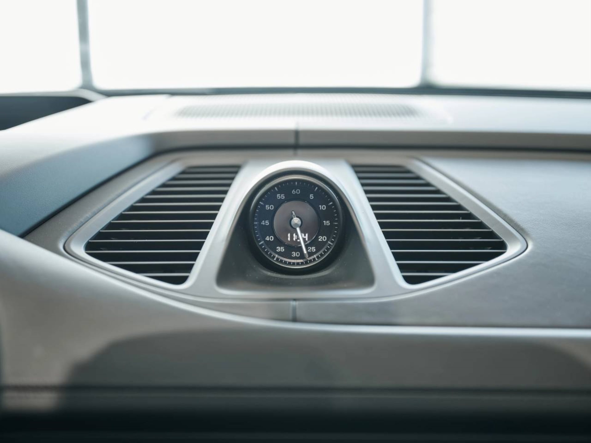 PORSCHE Macan 4-image-29
