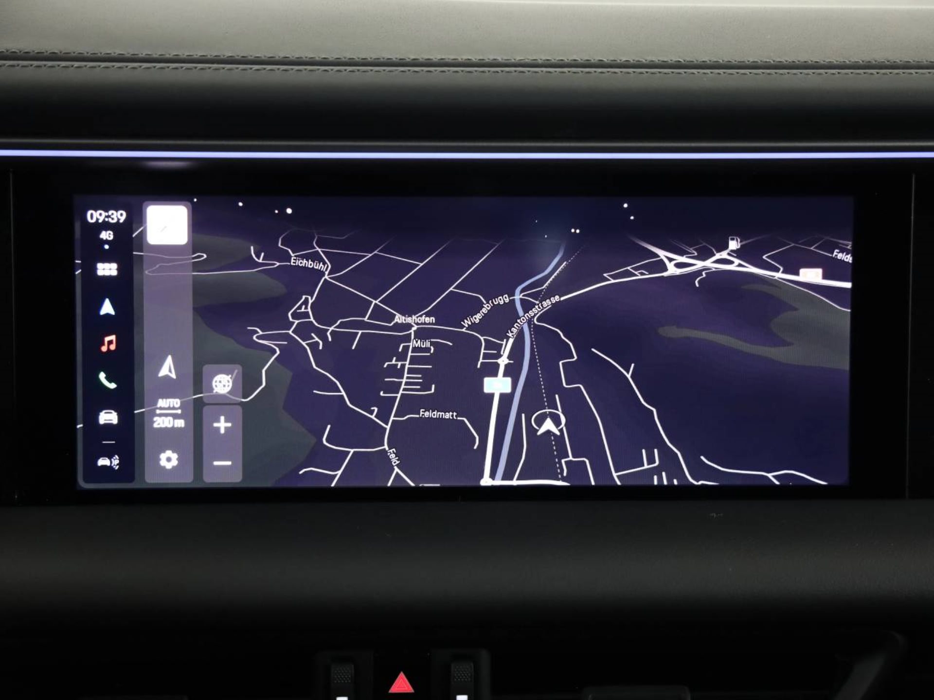 PORSCHE Macan 4-image-19