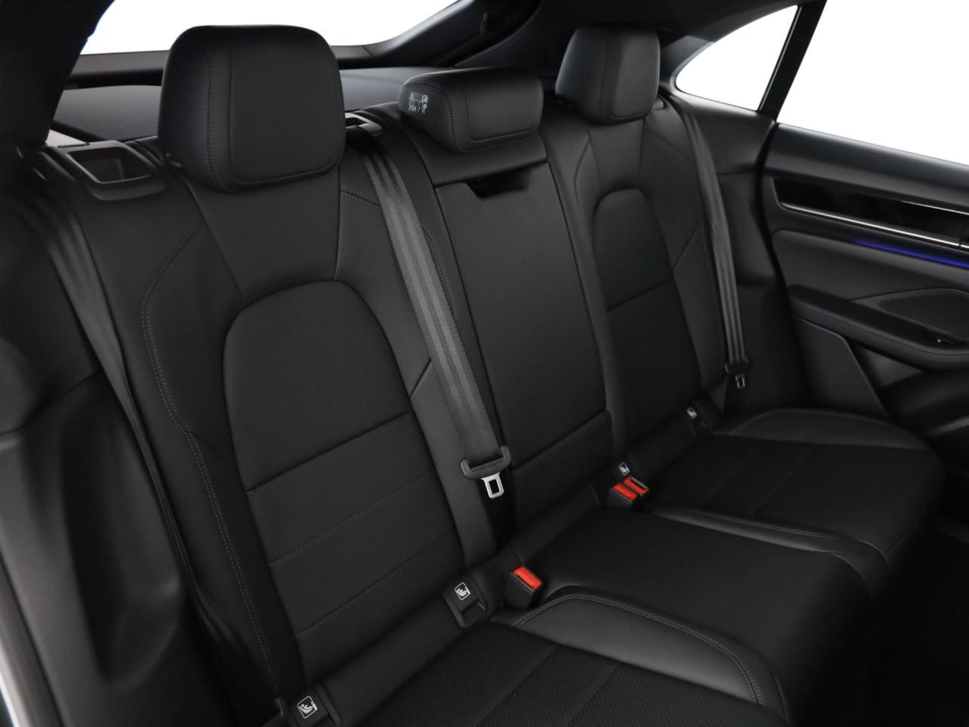 PORSCHE Macan 4-image-22