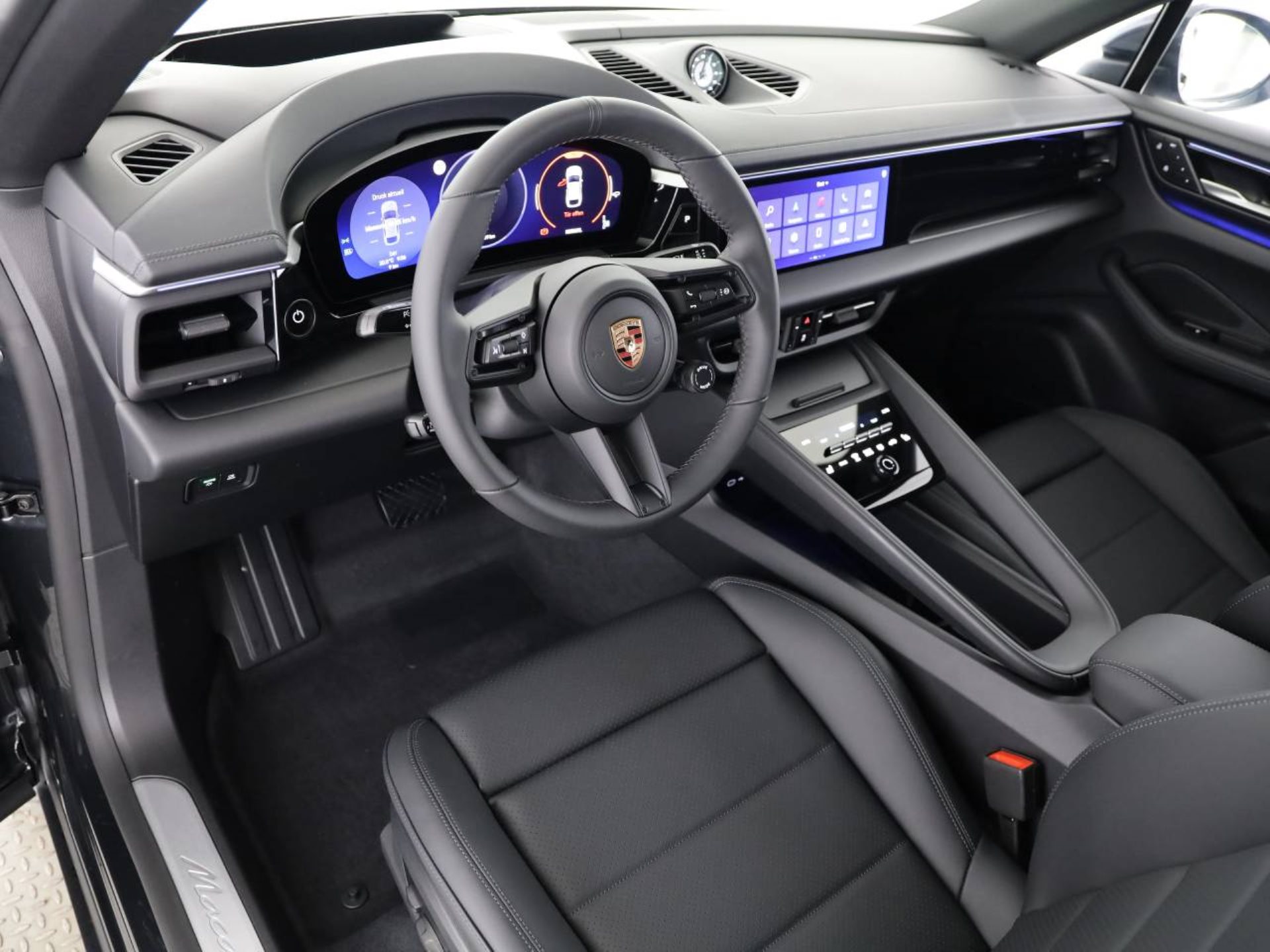 PORSCHE Macan 4-image-3