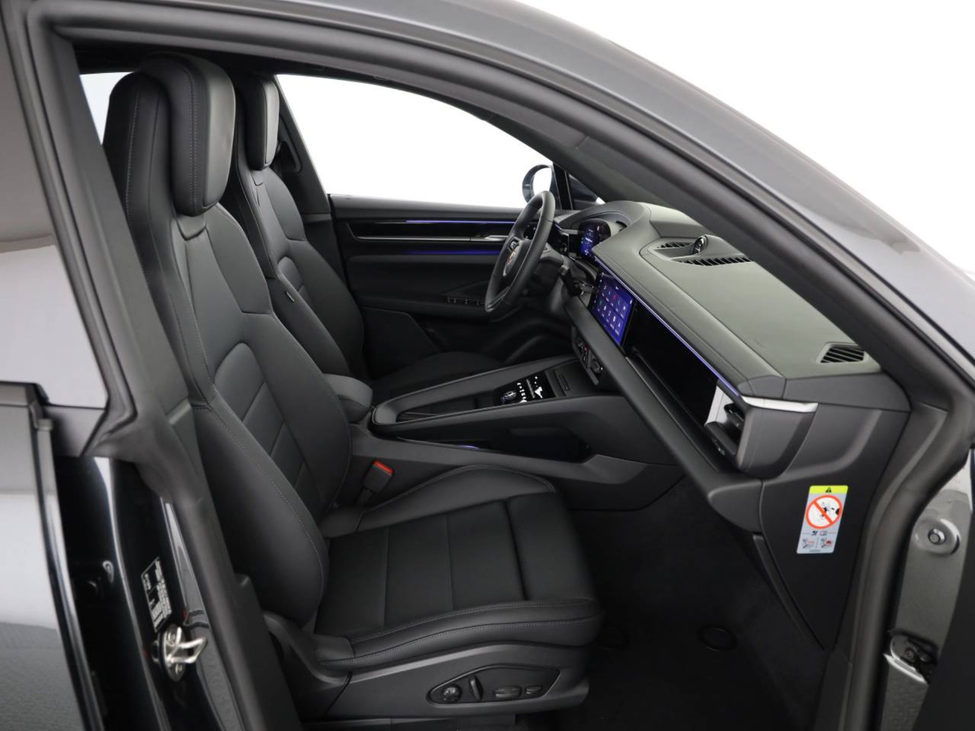 PORSCHE Macan 4-image-21