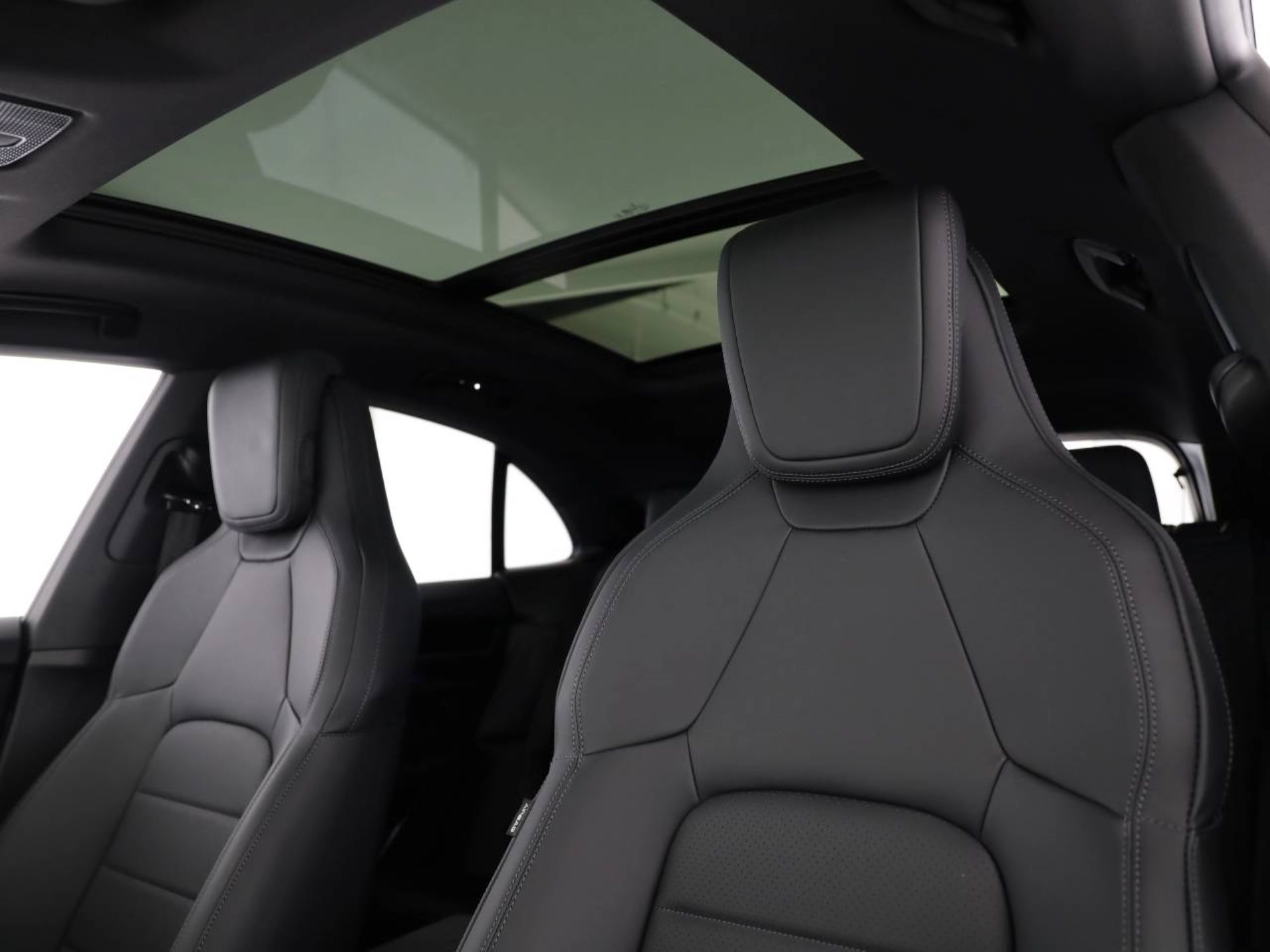 PORSCHE Macan 4-image-4