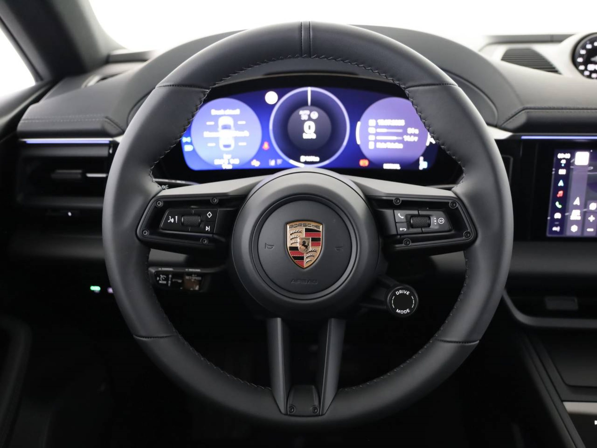 PORSCHE Macan 4-image-16