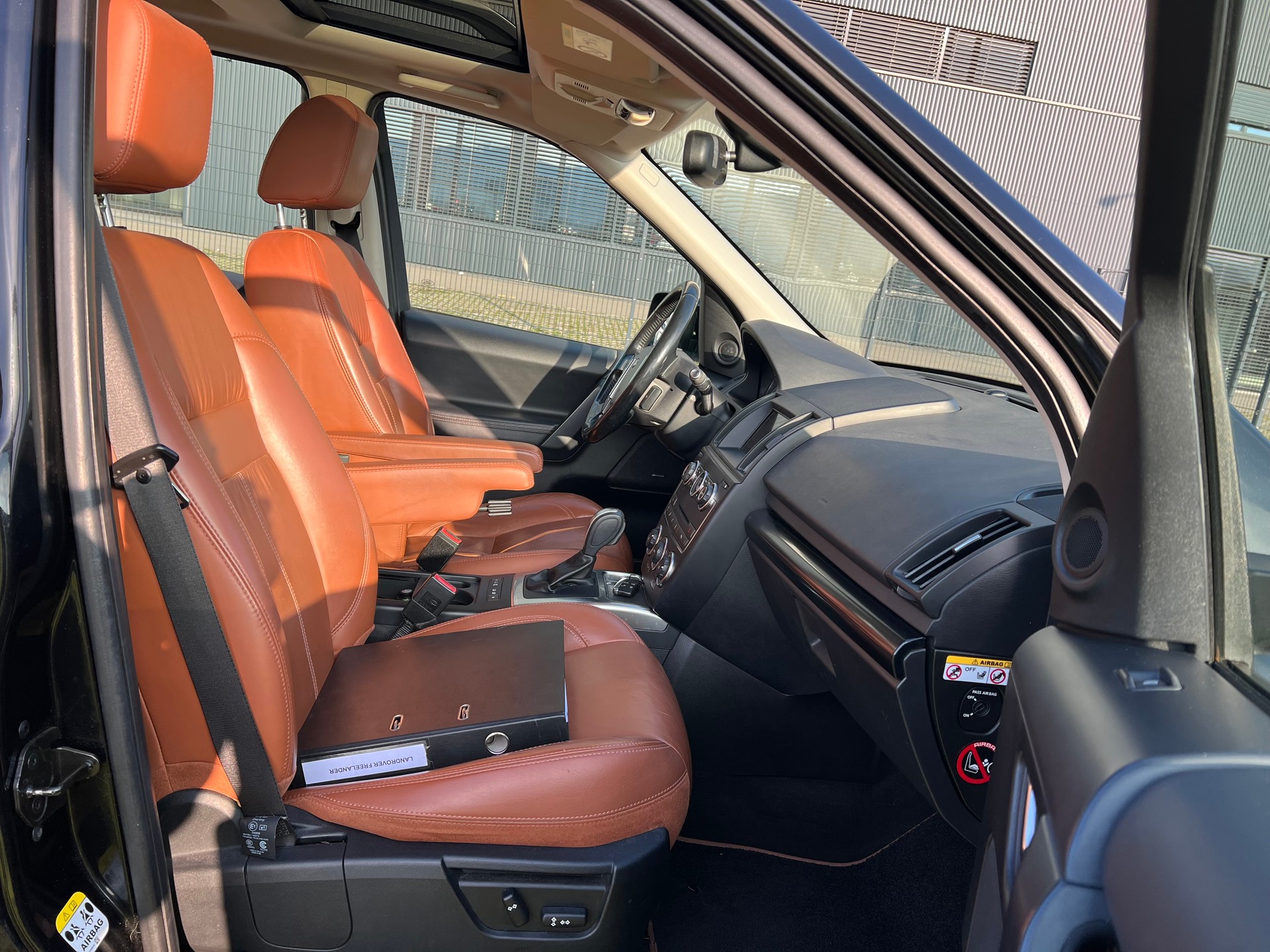 LAND ROVER Freelander 2.0 HSE Luxury Automatic-image-16