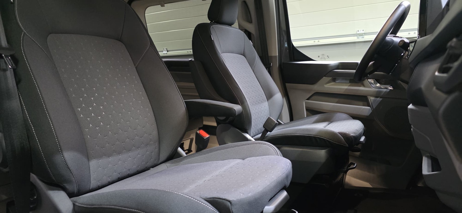 FORD Tourneo Bus 320 Custom L2H1 TitaniumX Automat *8-Plätzer*-image-9