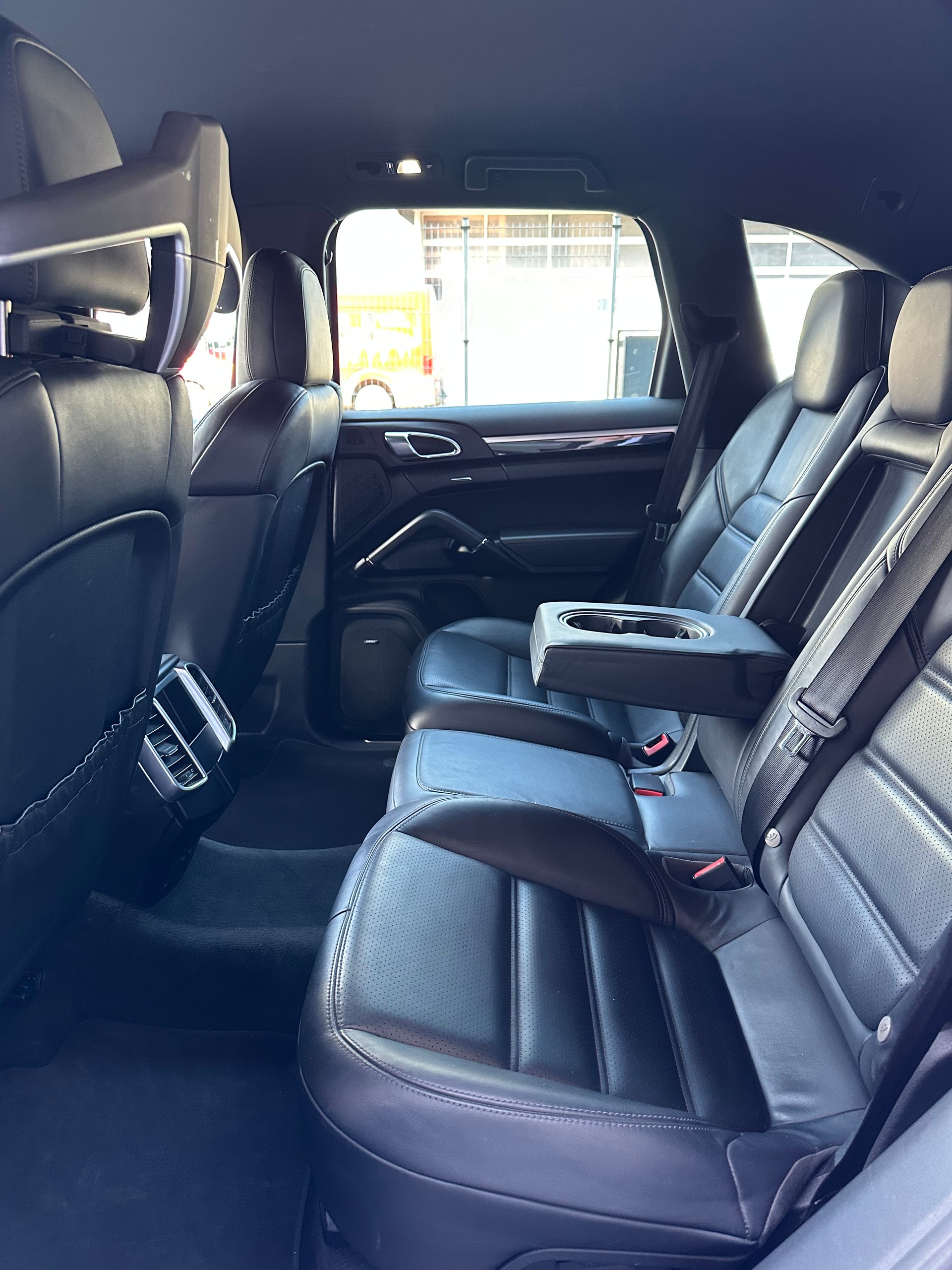PORSCHE Cayenne S E-Hybrid-image-8
