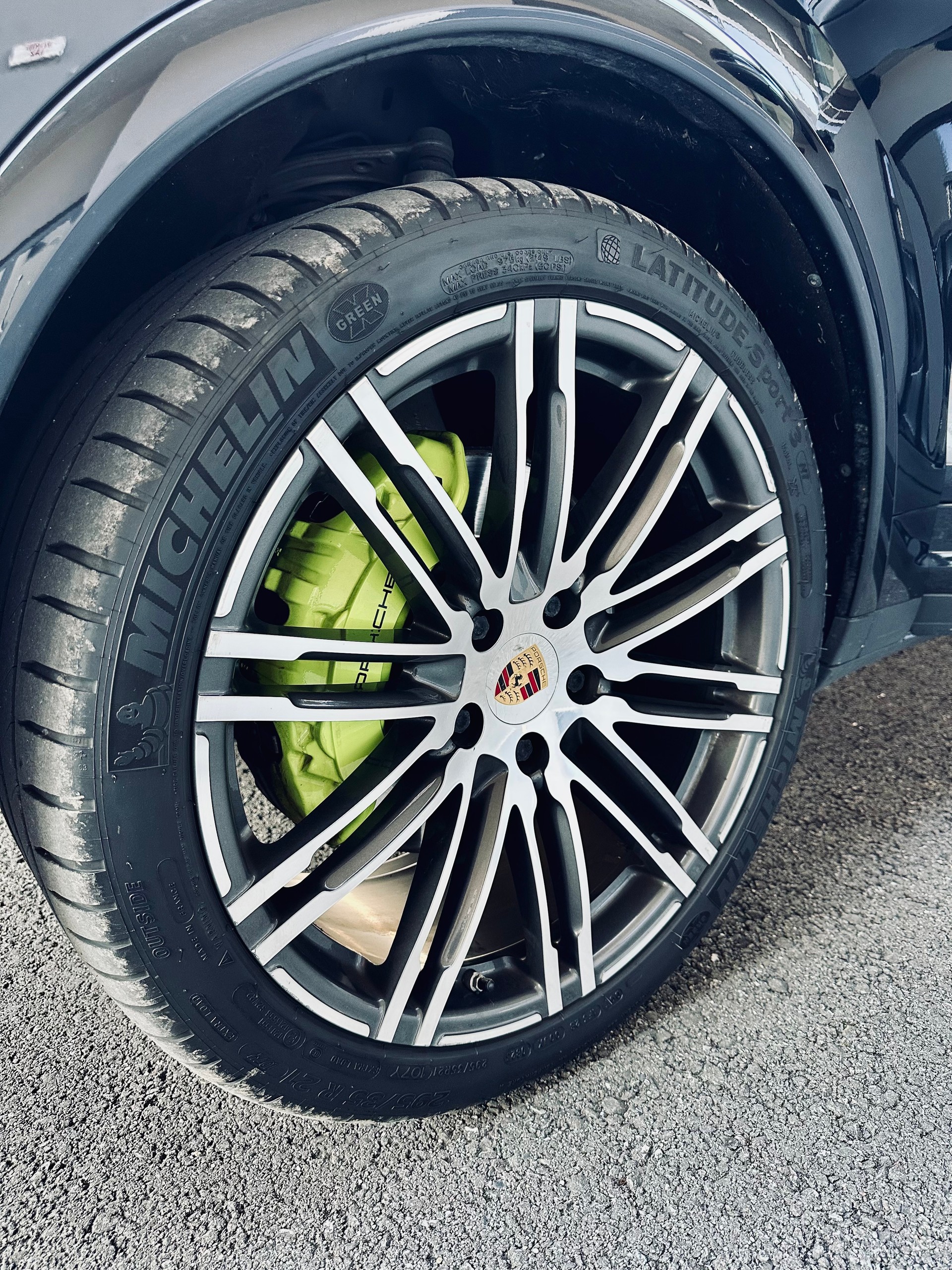 PORSCHE Cayenne S E-Hybrid-image-10