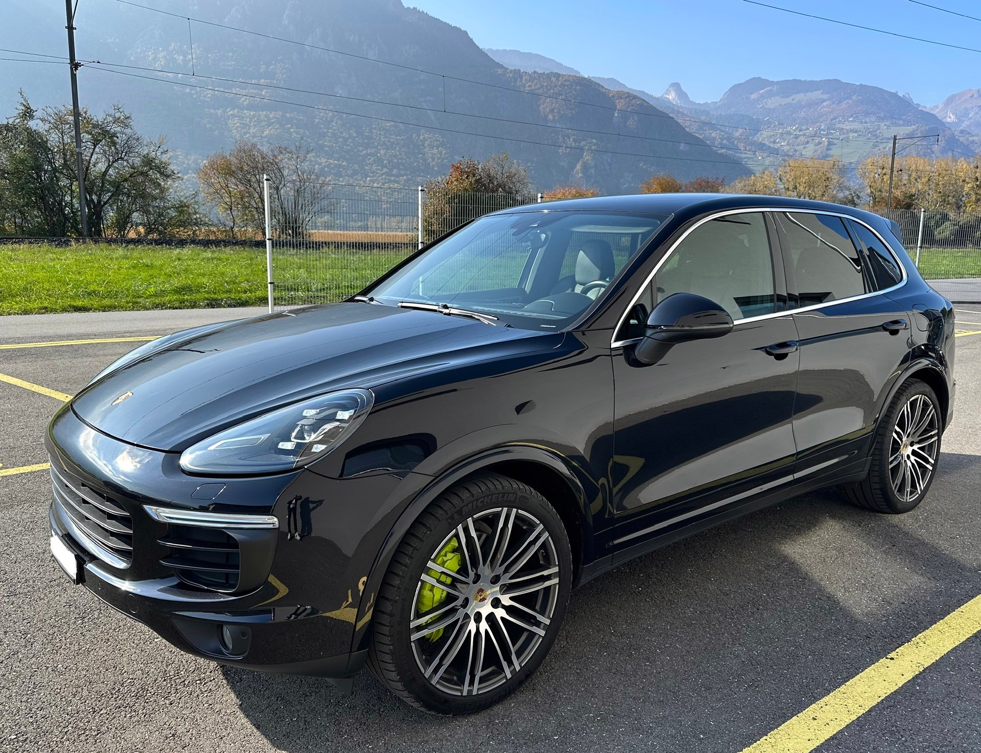 PORSCHE Cayenne S E-Hybrid-image-6