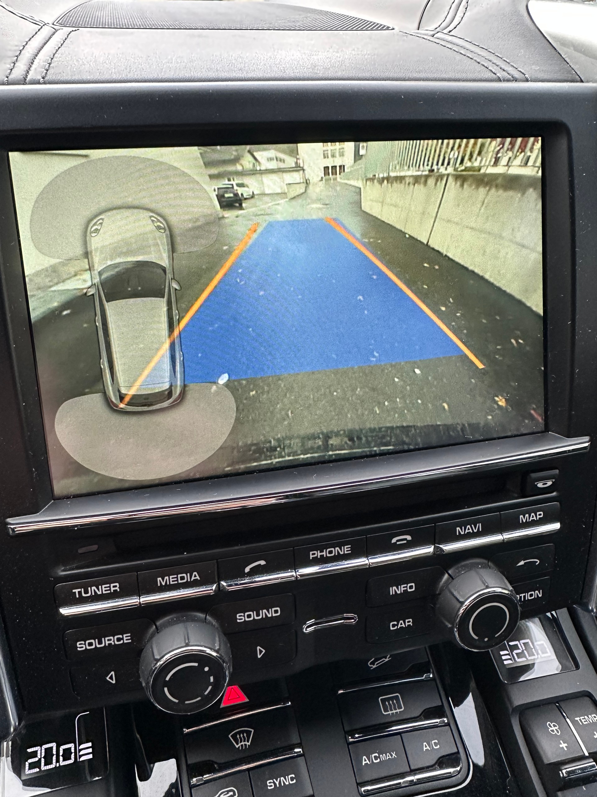 PORSCHE Cayenne S E-Hybrid-image-11