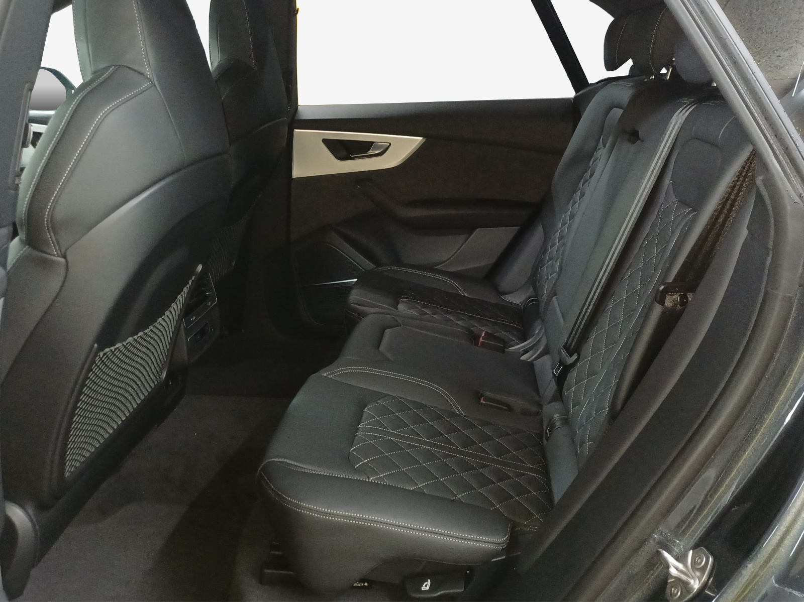 AUDI Q8 SUV TFSI e quattro 290 kW Attraction tiptronic-image-11