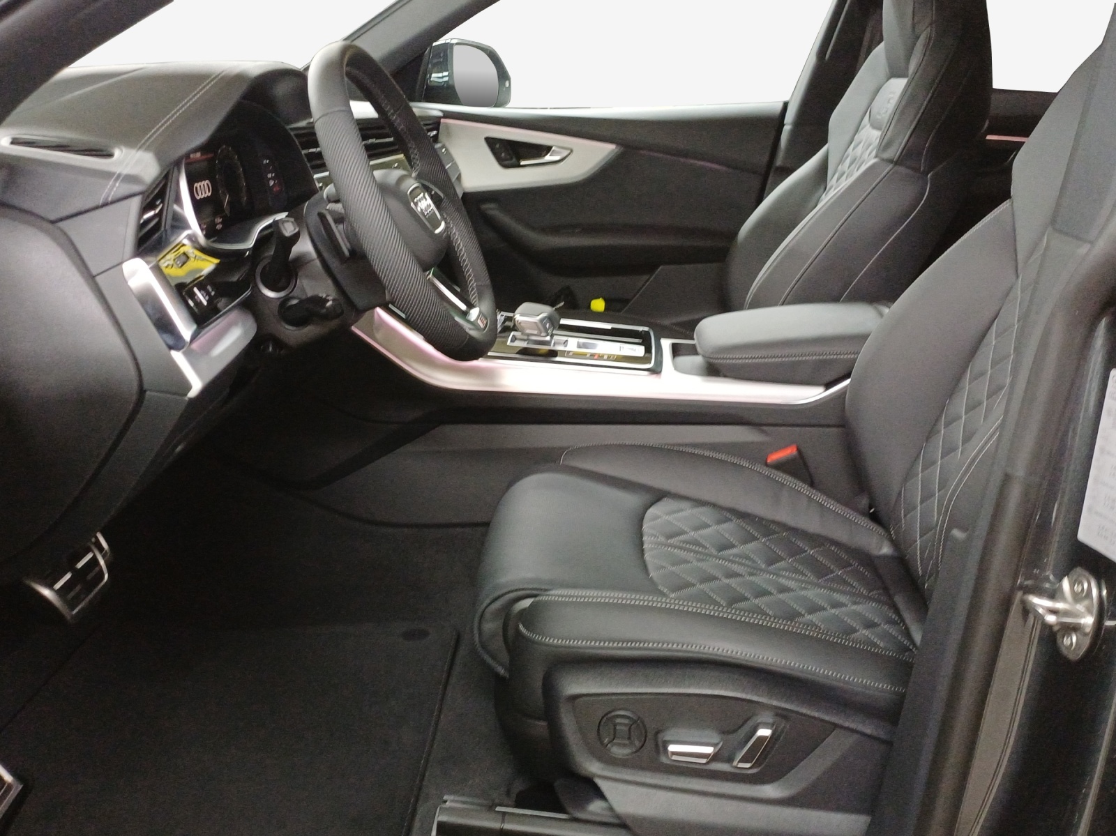 AUDI Q8 SUV TFSI e quattro 290 kW Attraction tiptronic-image-7