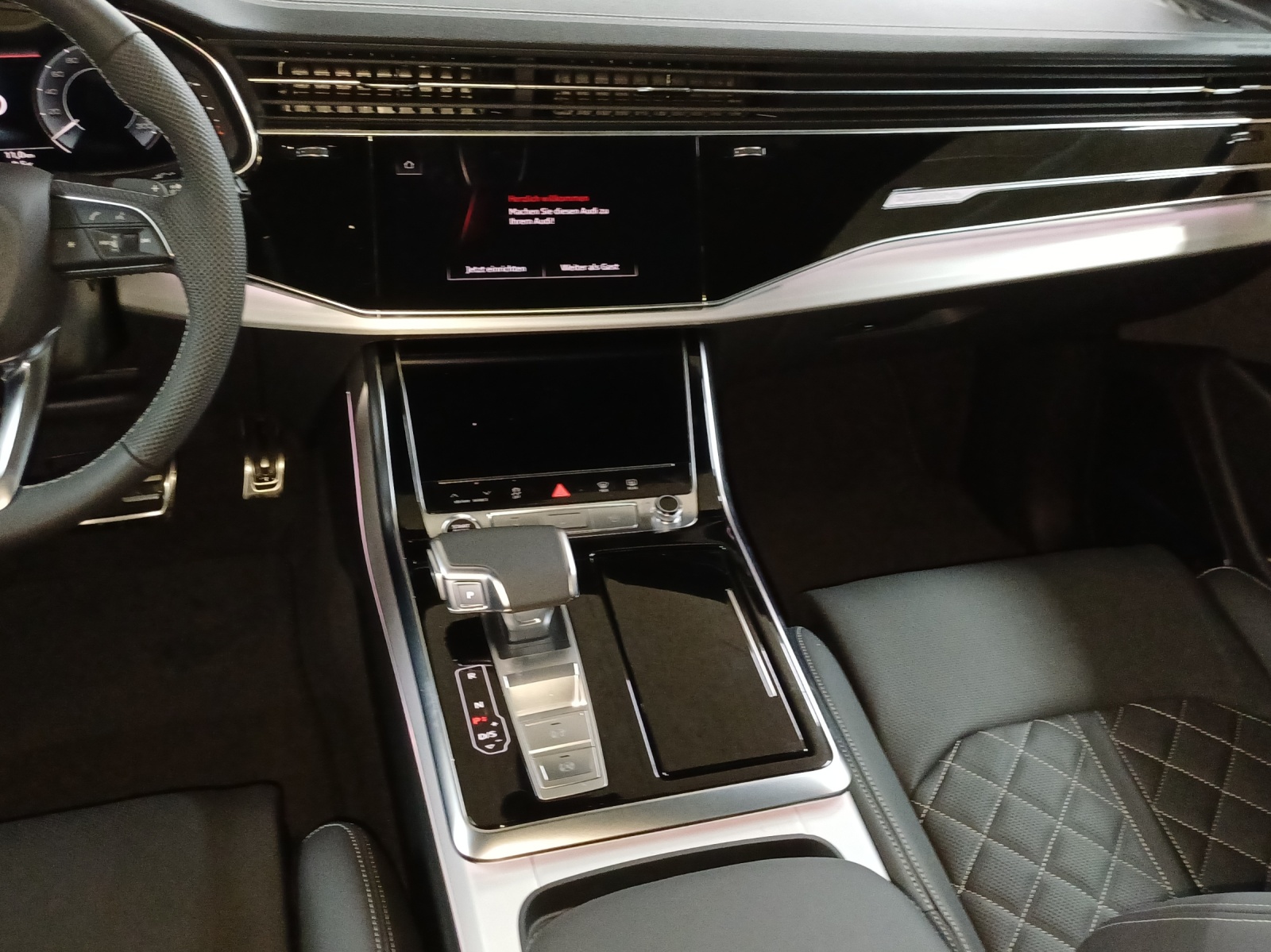 AUDI Q8 SUV TFSI e quattro 290 kW Attraction tiptronic-image-10