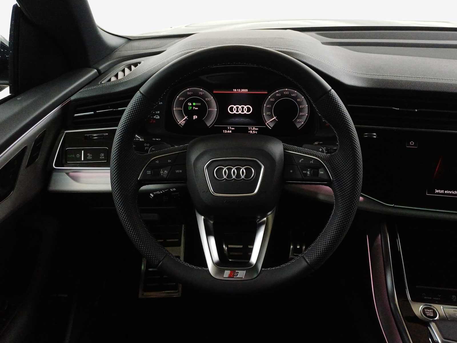 AUDI Q8 SUV TFSI e quattro 290 kW Attraction tiptronic-image-9