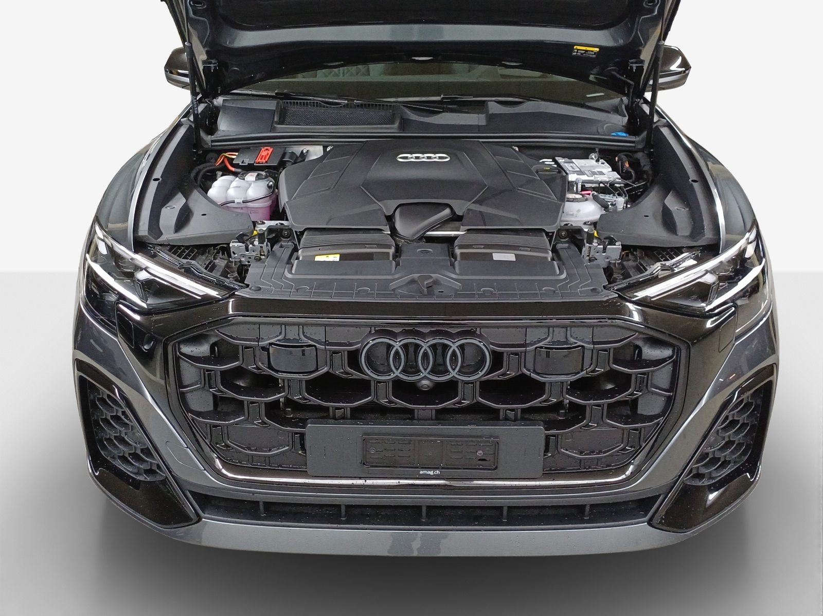 AUDI Q8 SUV TFSI e quattro 290 kW Attraction tiptronic-image-14