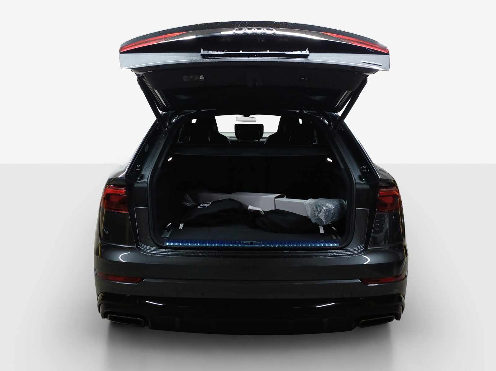 AUDI Q8 SUV TFSI e quattro 290 kW Attraction tiptronic-image-12
