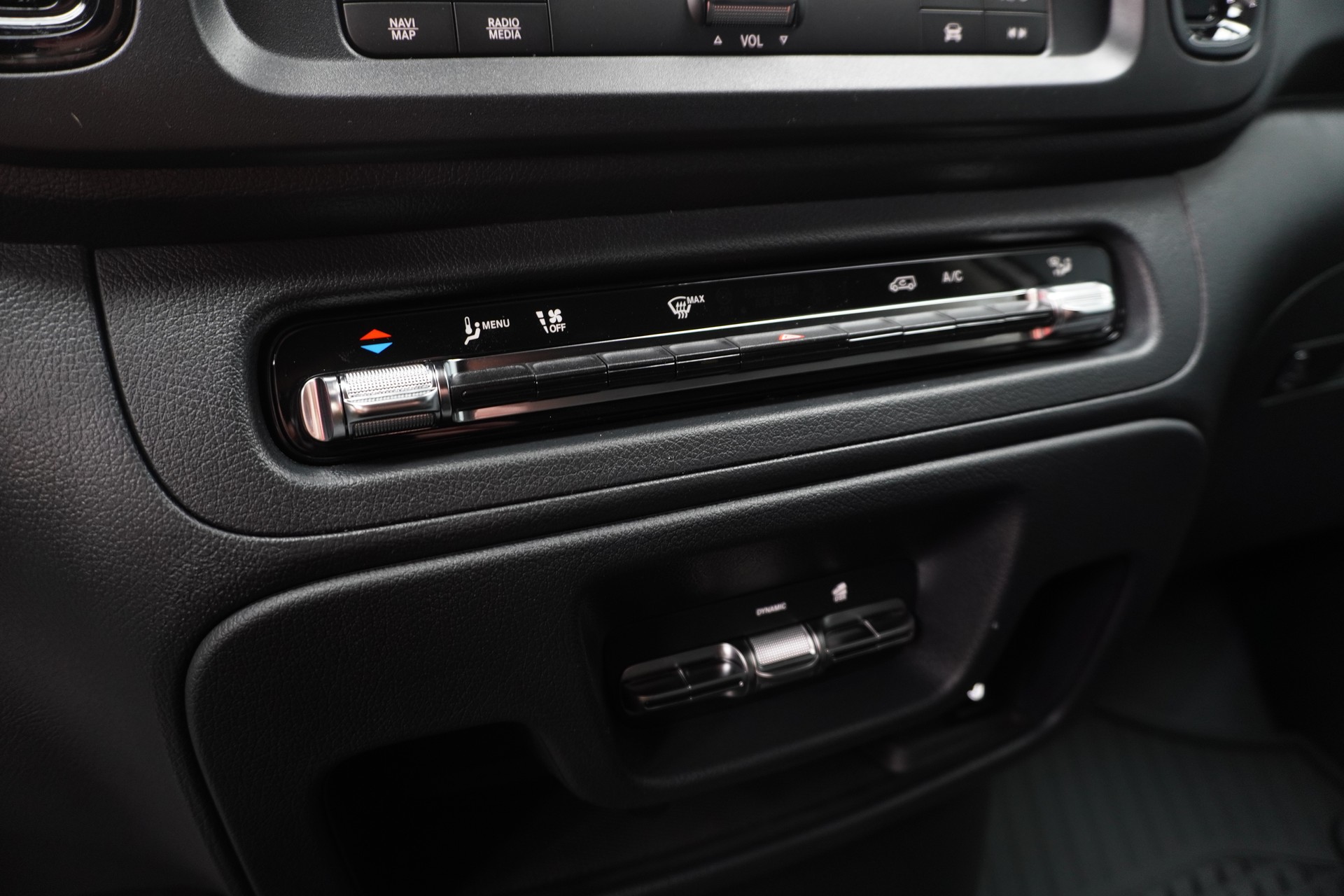 MERCEDES-BENZ Vito 114 KA PRO 4matic WORKER-image-7