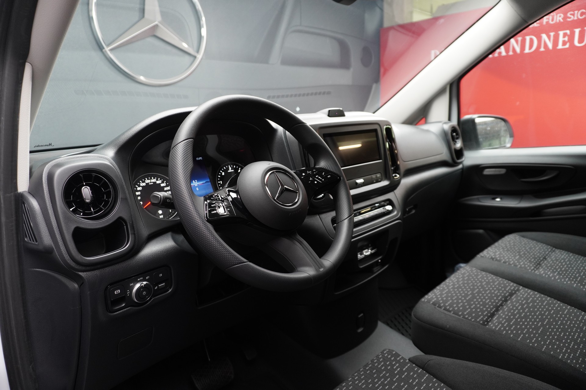 MERCEDES-BENZ Vito 114 KA PRO 4matic WORKER-image-3