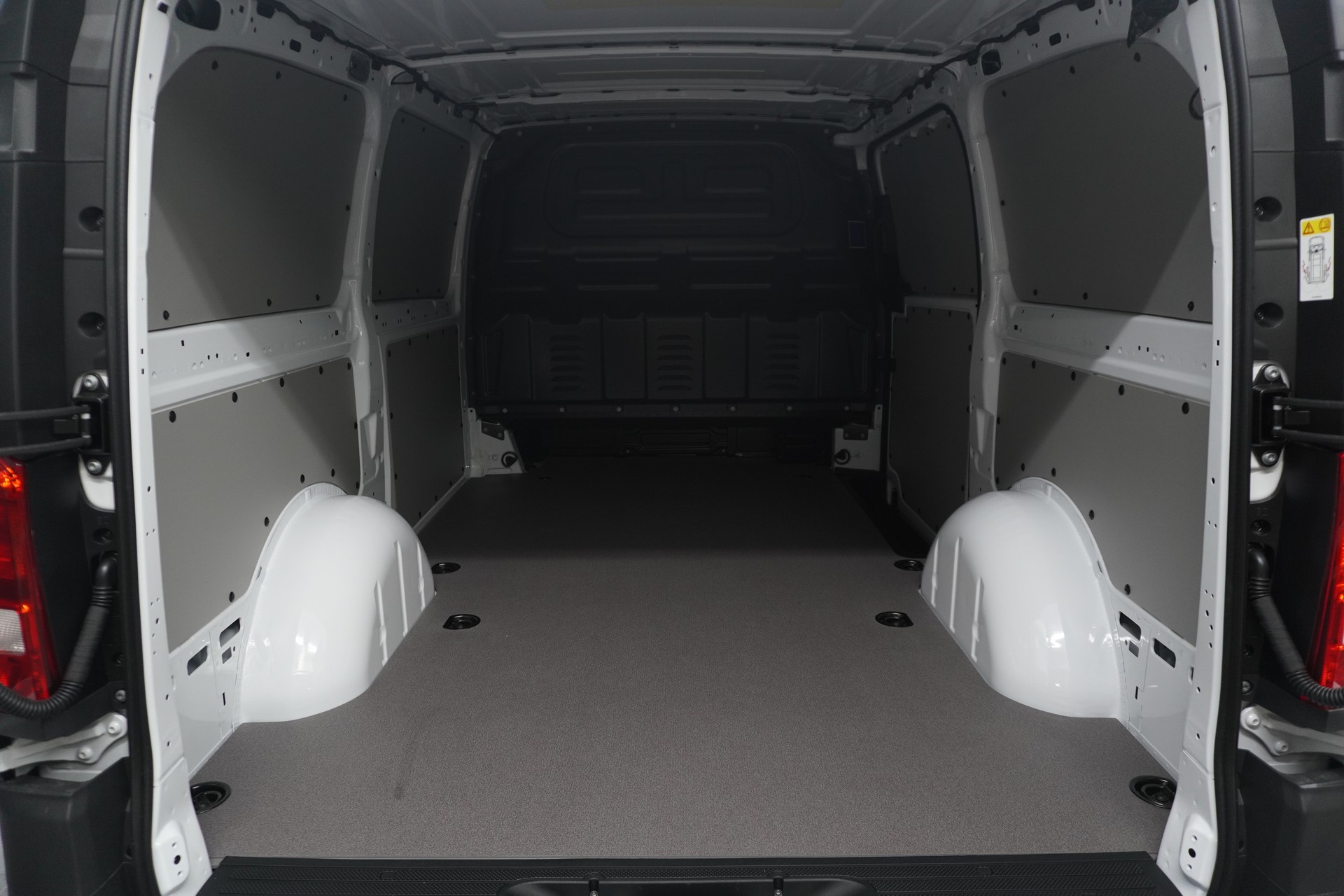 MERCEDES-BENZ Vito 114 KA PRO 4matic WORKER-image-12