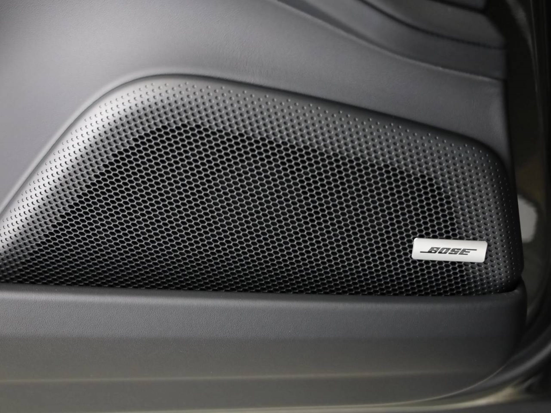 PORSCHE Panamera 4S E-Hybrid-image-18