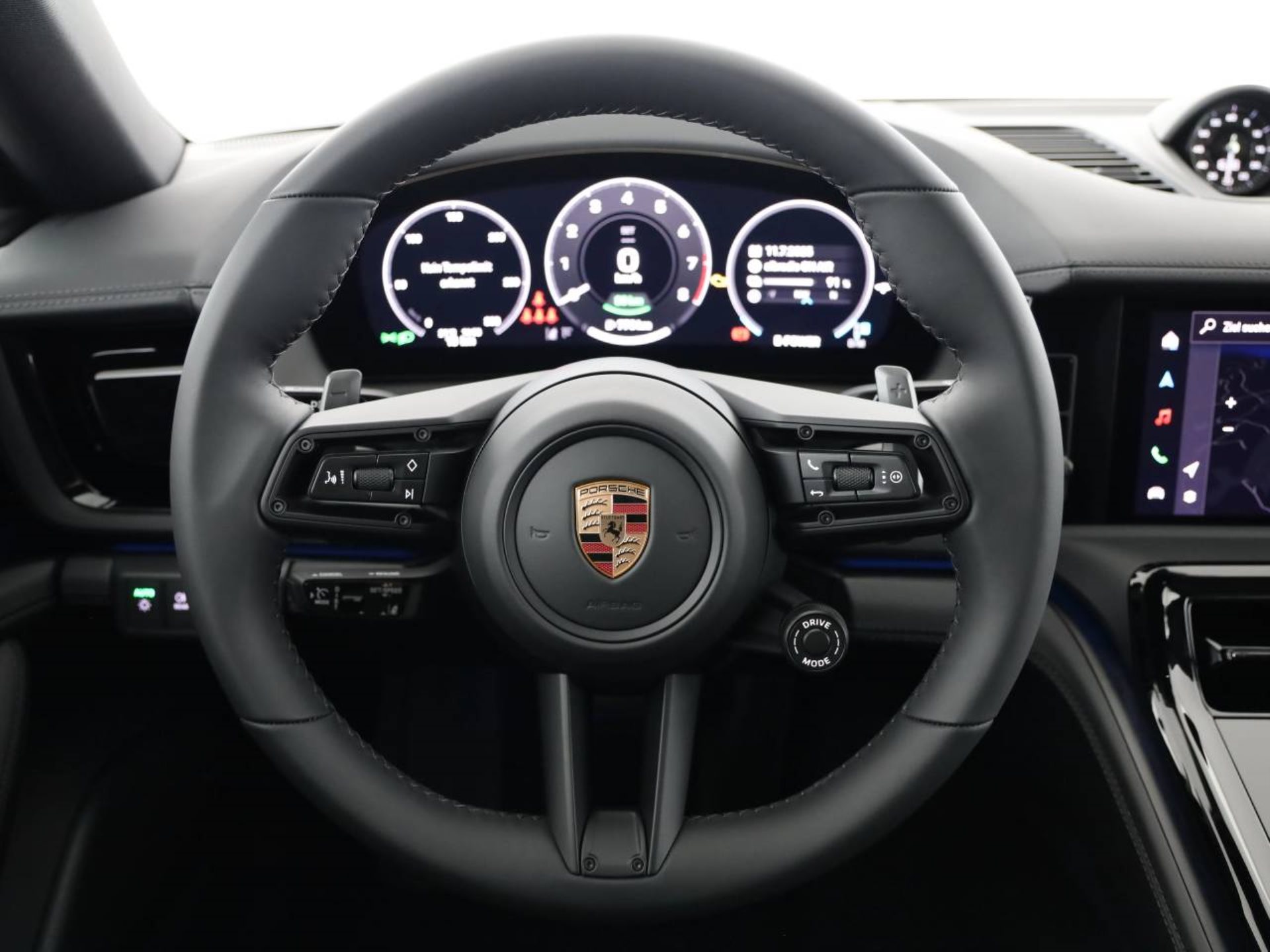 PORSCHE Panamera 4S E-Hybrid-image-3