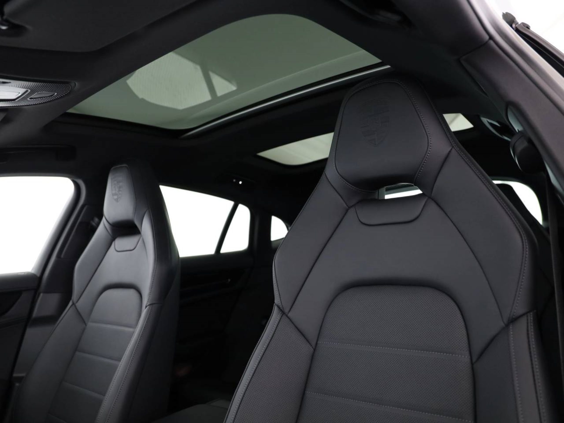 PORSCHE Panamera 4S E-Hybrid-image-16