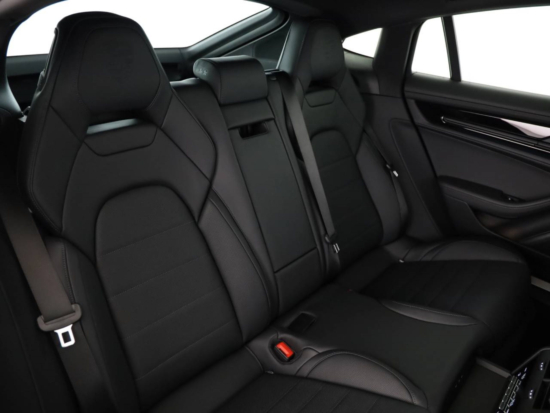 PORSCHE Panamera 4S E-Hybrid-image-19