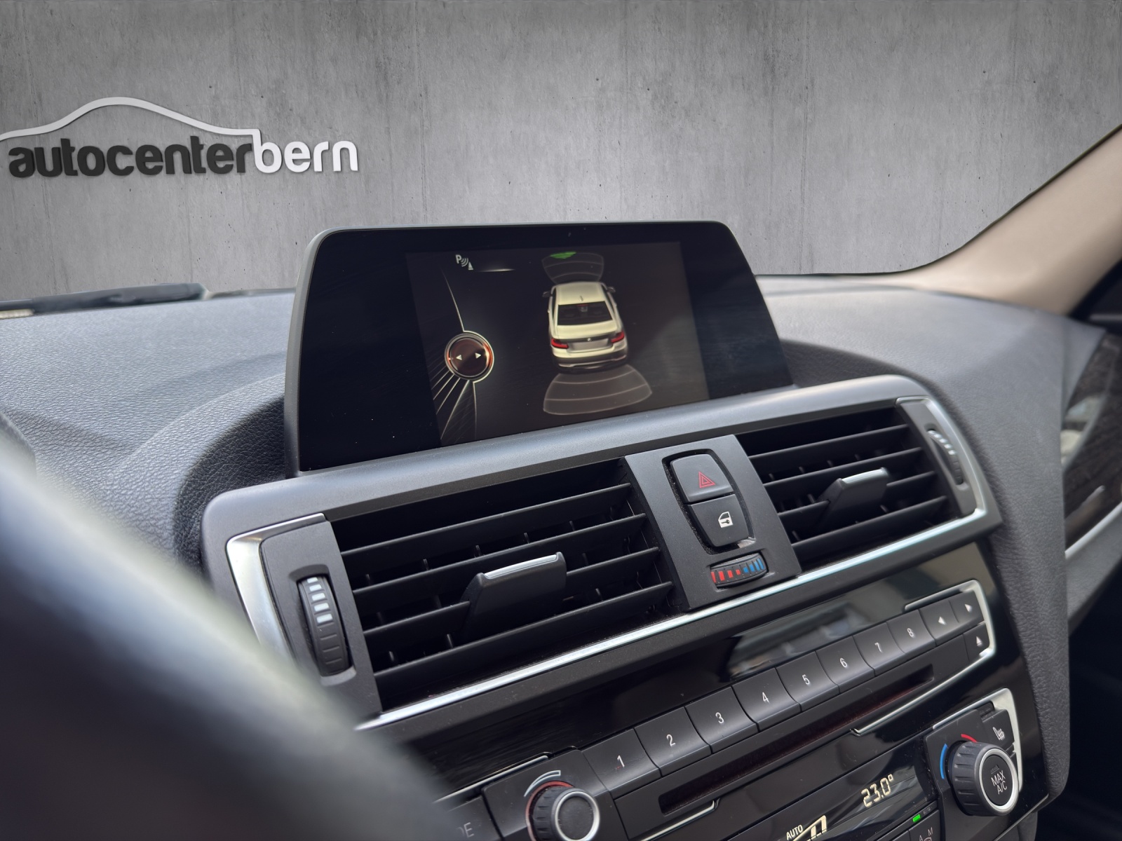 BMW 218d Luxury Line Steptronic-image-12