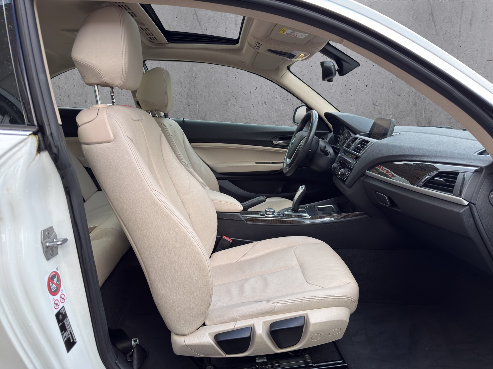 BMW 218d Luxury Line Steptronic-image-15
