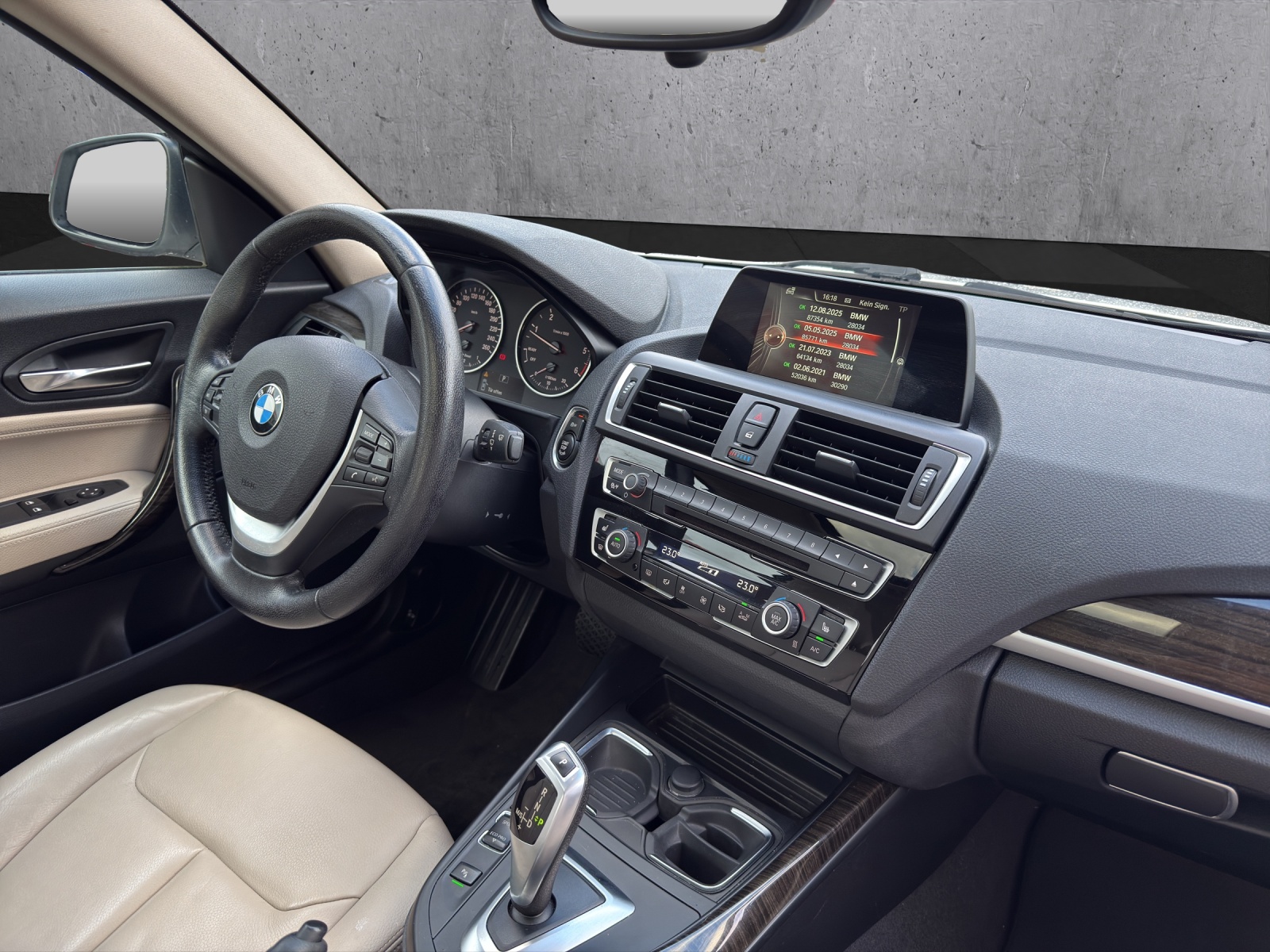 BMW 218d Luxury Line Steptronic-image-10