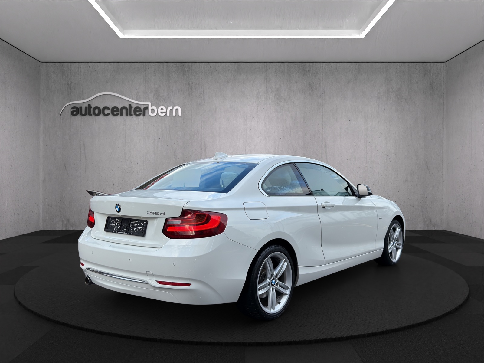 BMW 218d Luxury Line Steptronic-image-6