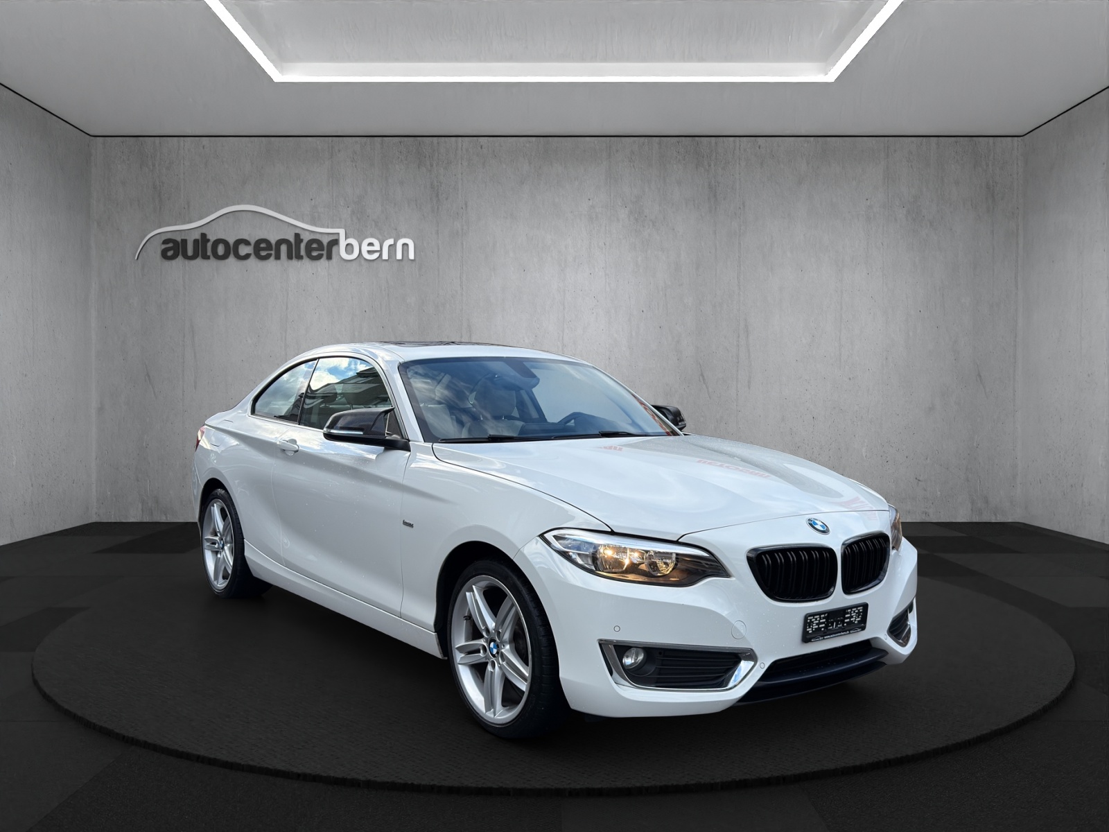BMW 218d Luxury Line Steptronic-image-0