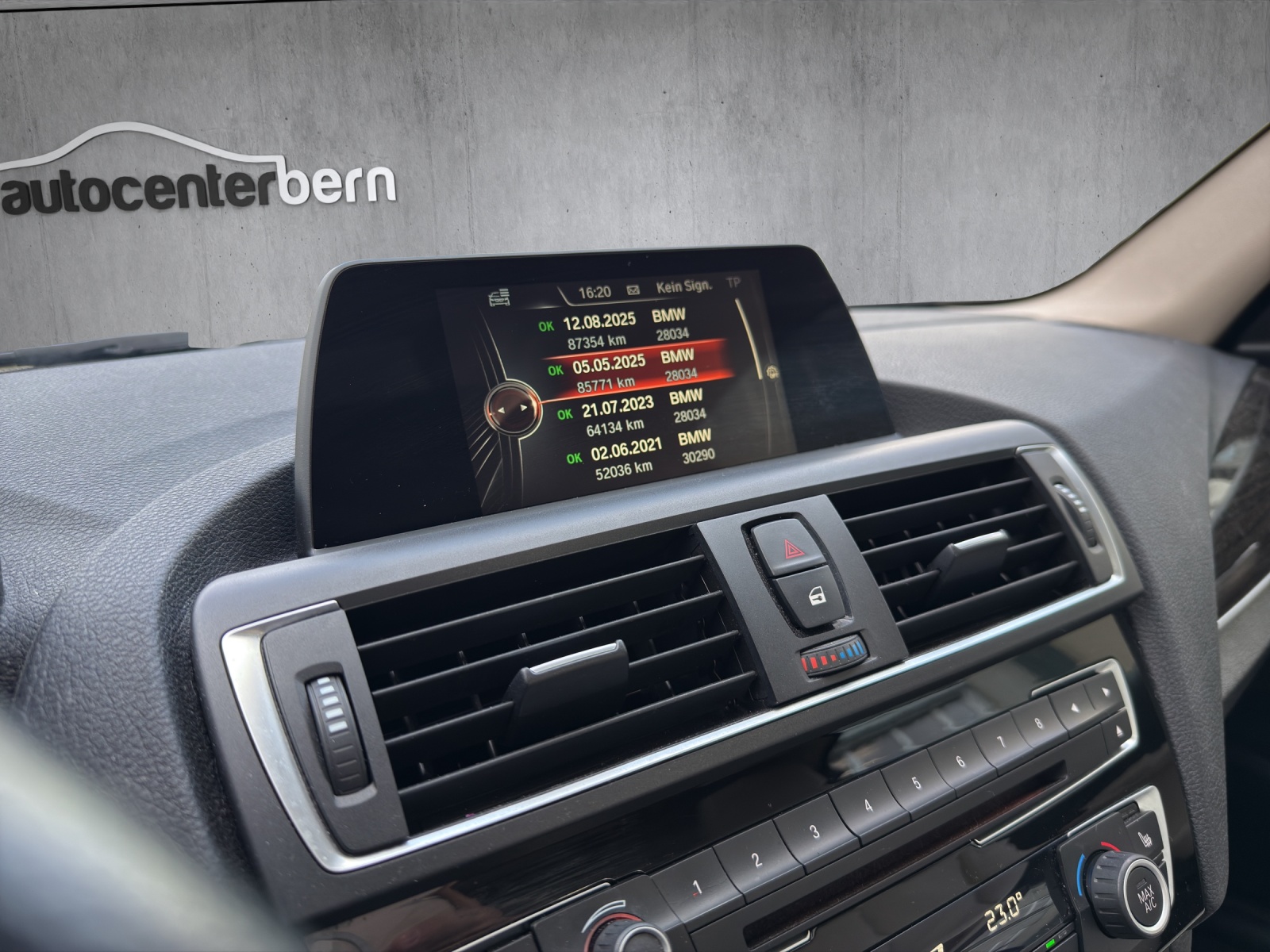 BMW 218d Luxury Line Steptronic-image-11