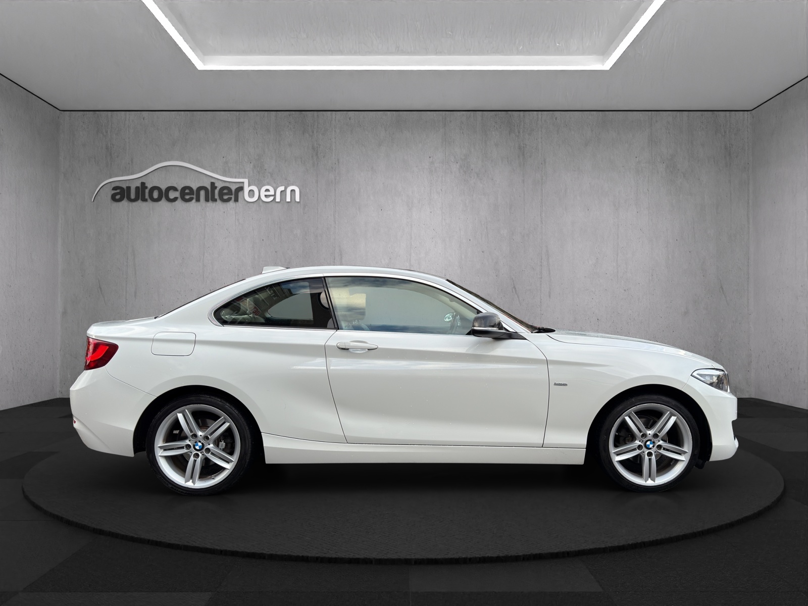 BMW 218d Luxury Line Steptronic-image-7
