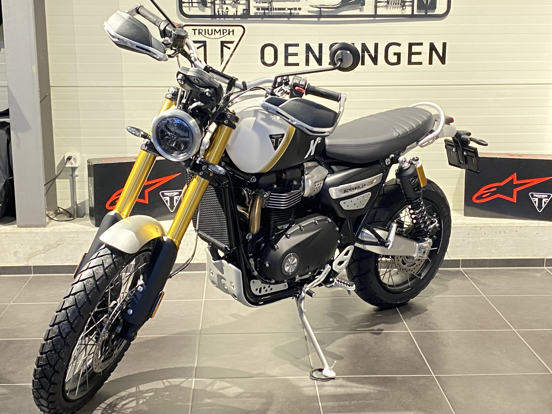 TRIUMPH Scrambler 1200 XE (4.49 % Power Leasing - Gültig bis 31.06.2026)-showroom-element-1