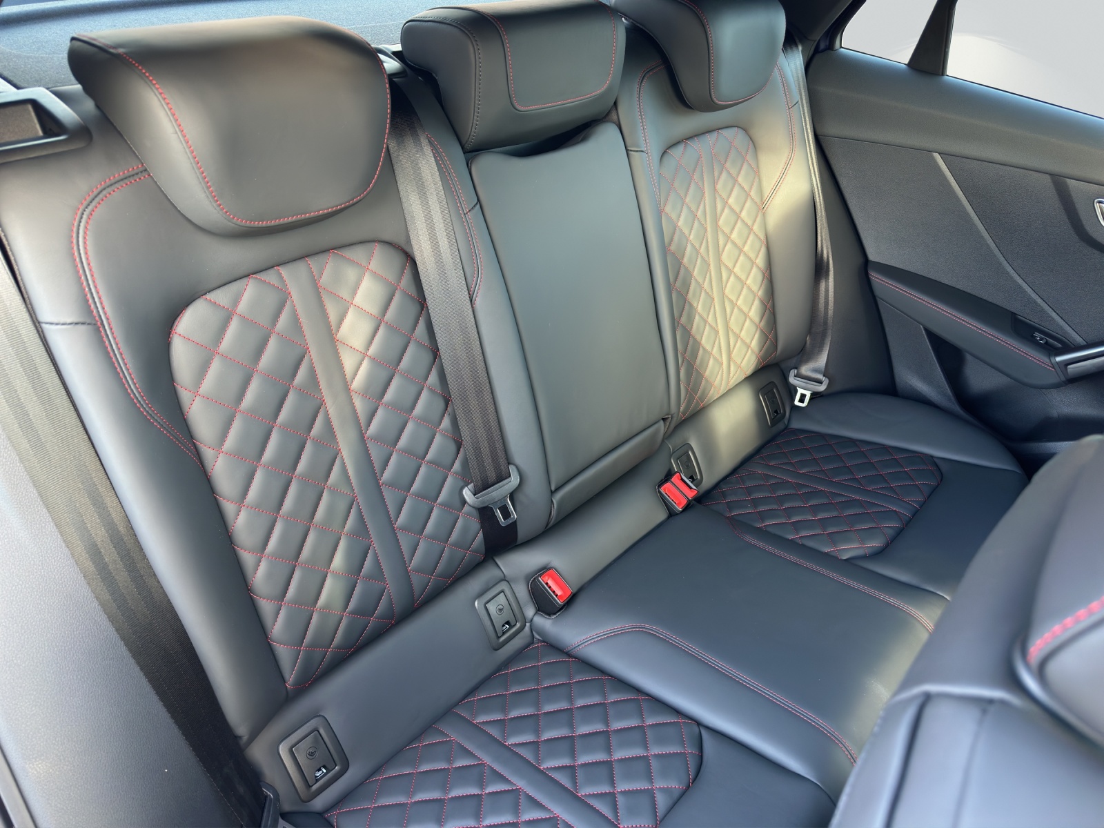 AUDI Q2 35 TFSI S line S-tronic-image-8