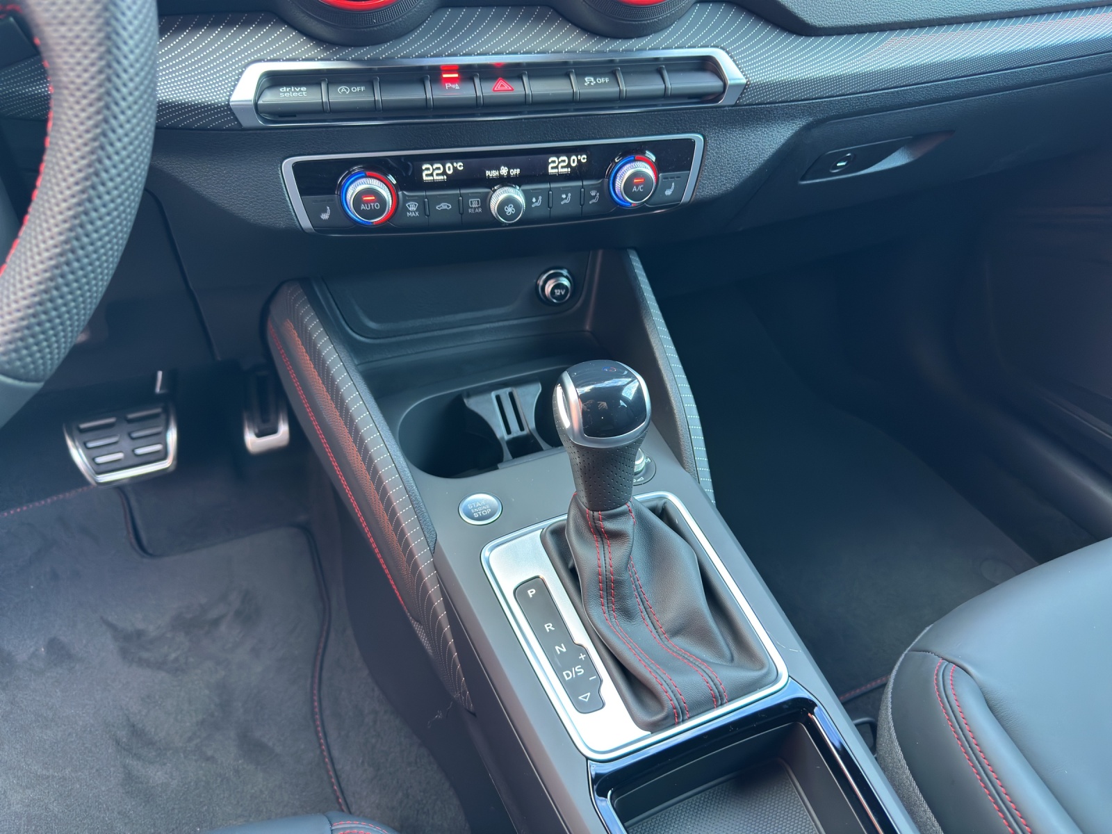 AUDI Q2 35 TFSI S line S-tronic-image-15