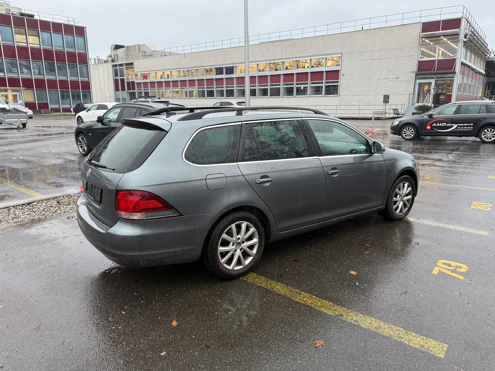 VW Golf Variant 2.0 TDI Comfortline DSG-image-3