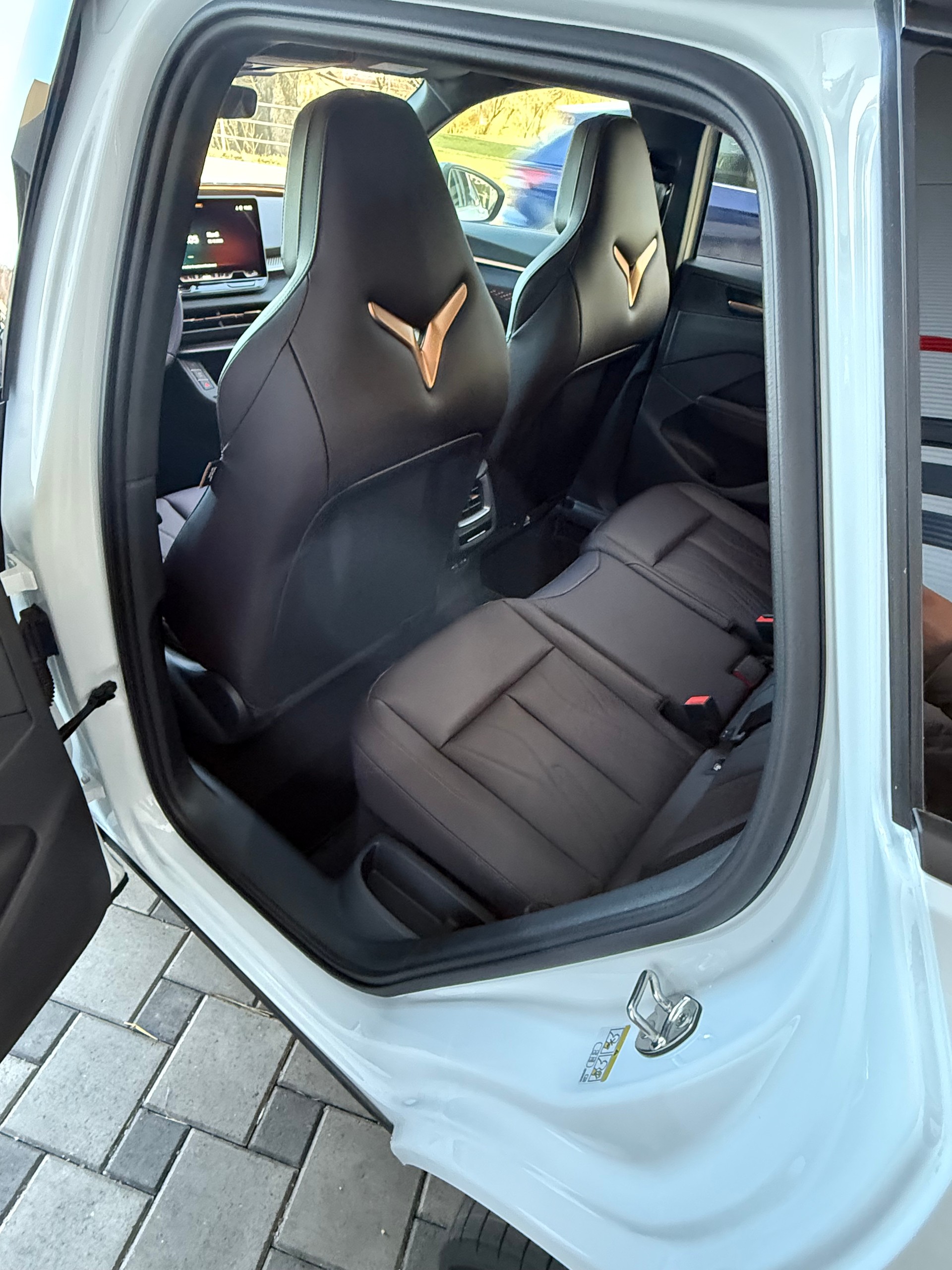 CUPRA Terramar 2.0 TSI DSG VZ 4Drive / VENDUE VERKAUFT-image-6