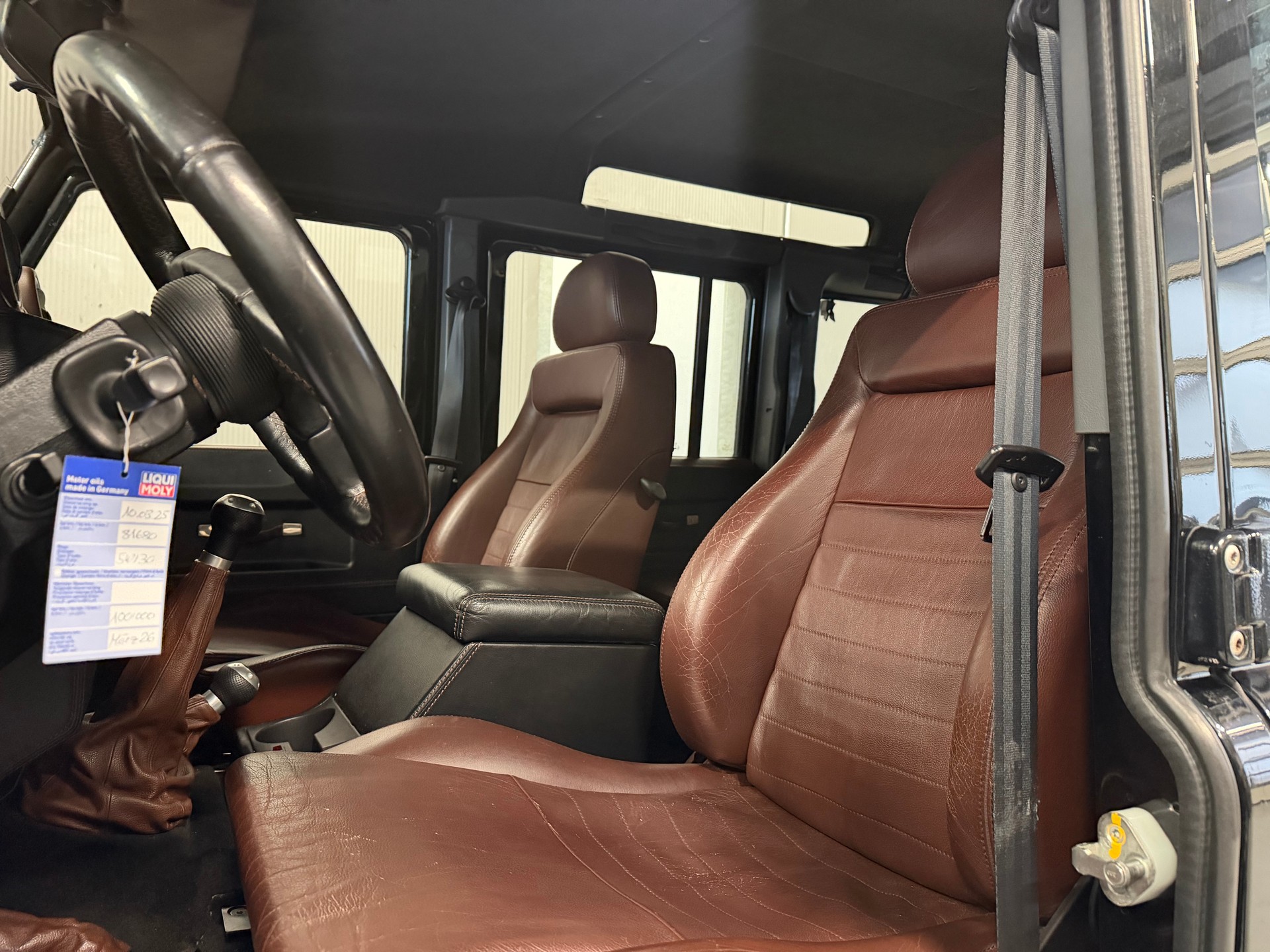 LAND ROVER Defender 110 SW 2.4Tdc Black Pearl-image-9