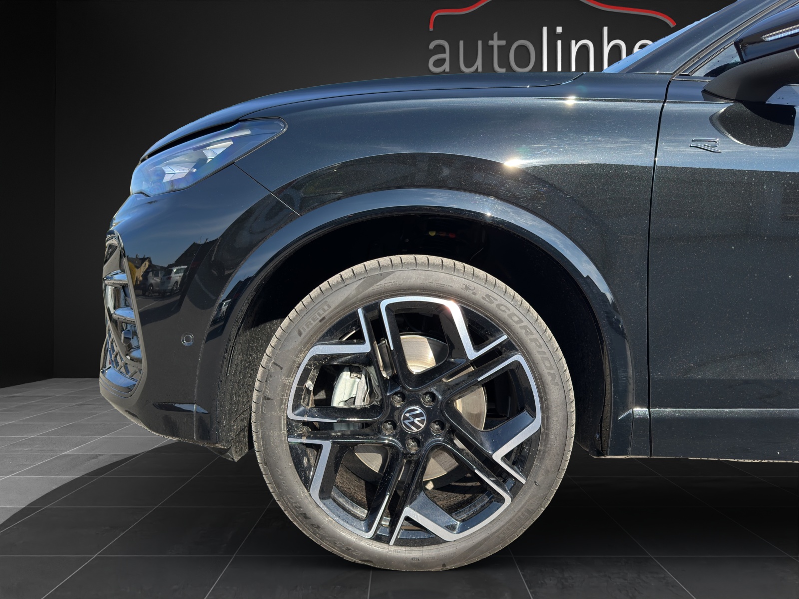 VW Tiguan 2.0 TDI SCR R-Line 4Motion DSG-image-13