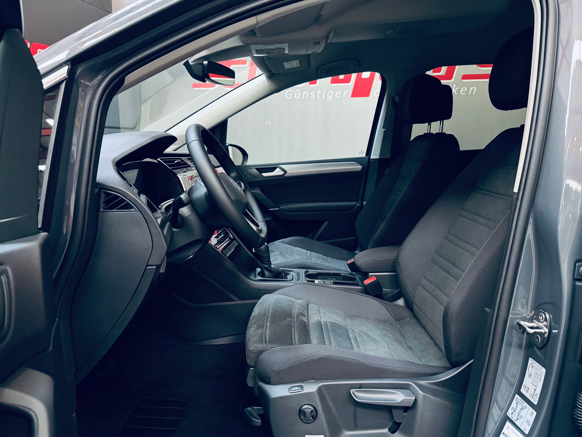 VW Touran 1.5 TSI EVO Comfortline DSG-image-12