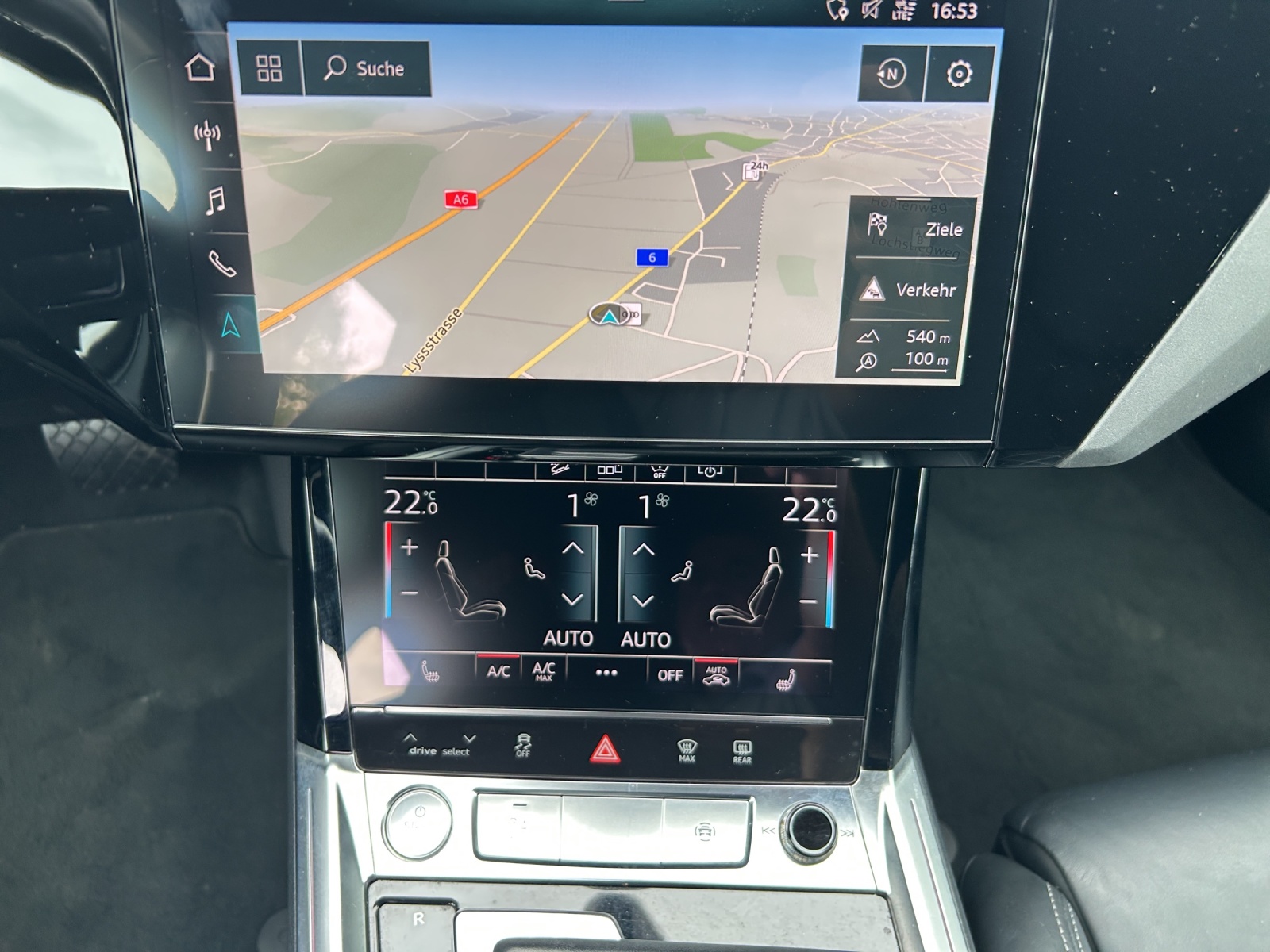 AUDI e-tron 55 Sportback S Line quattro-image-11