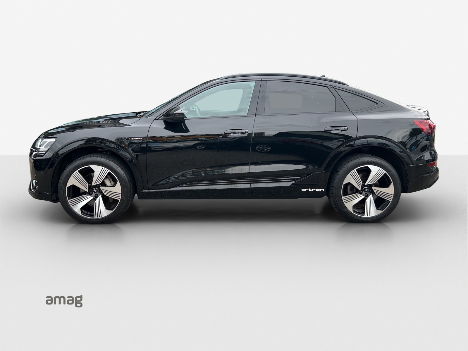 AUDI e-tron 55 Sportback S Line quattro-image-1