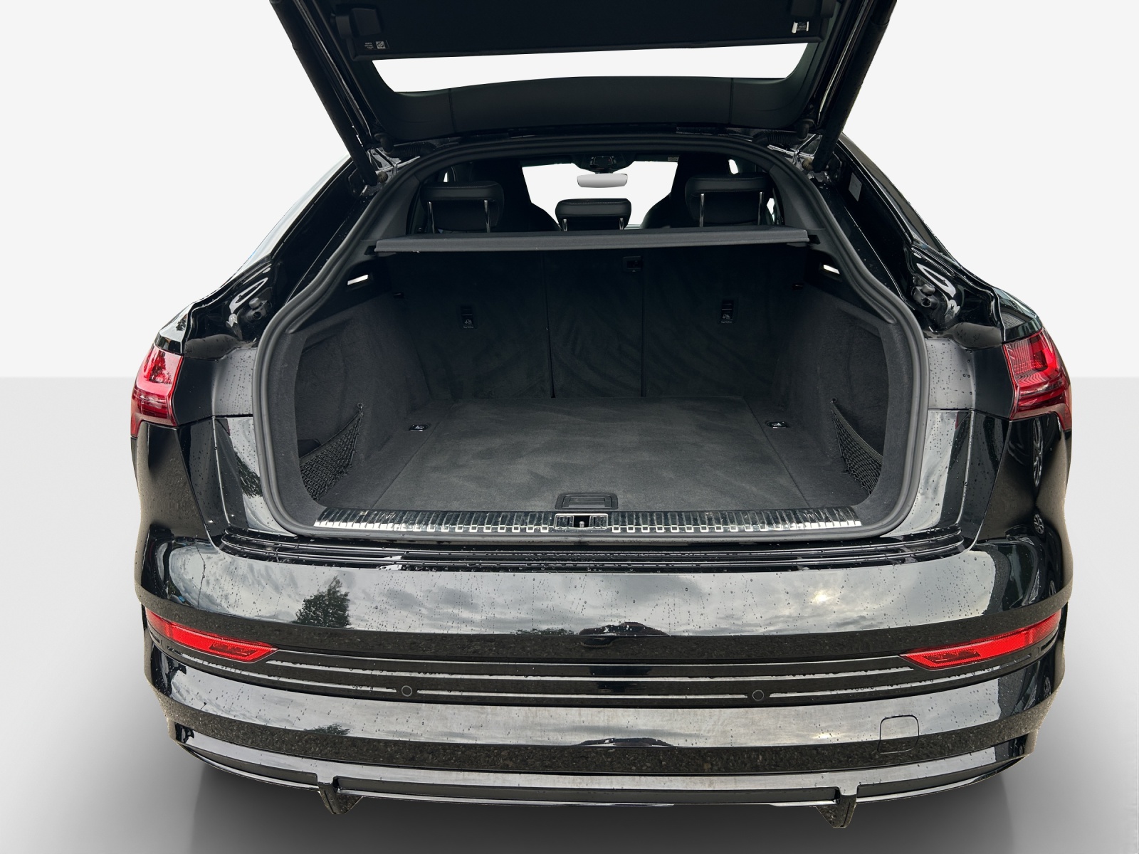AUDI e-tron 55 Sportback S Line quattro-image-13