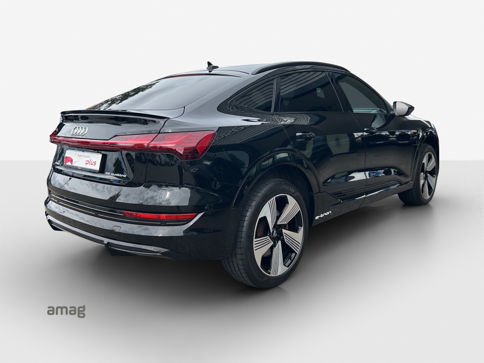 AUDI e-tron 55 Sportback S Line quattro-image-5