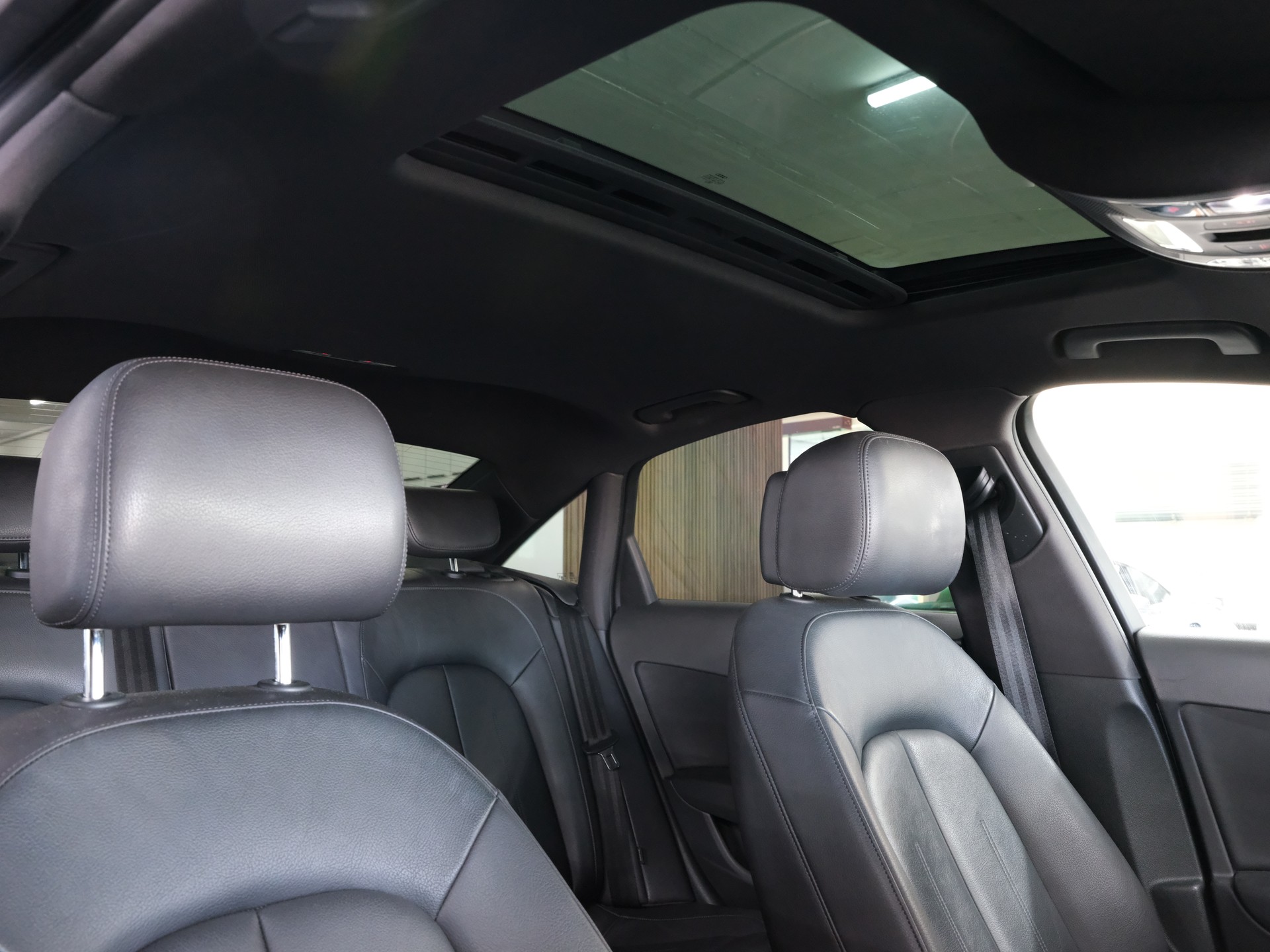 AUDI A6 Limousine 3.0 TDI V6 quattro S-tronic-image-23
