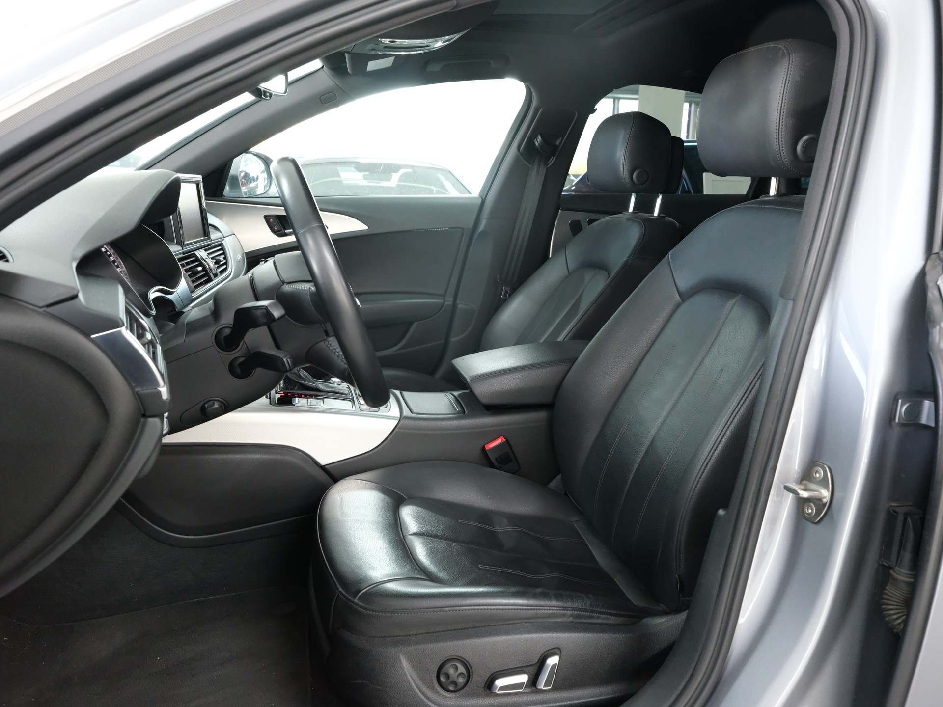 AUDI A6 Limousine 3.0 TDI V6 quattro S-tronic-image-14